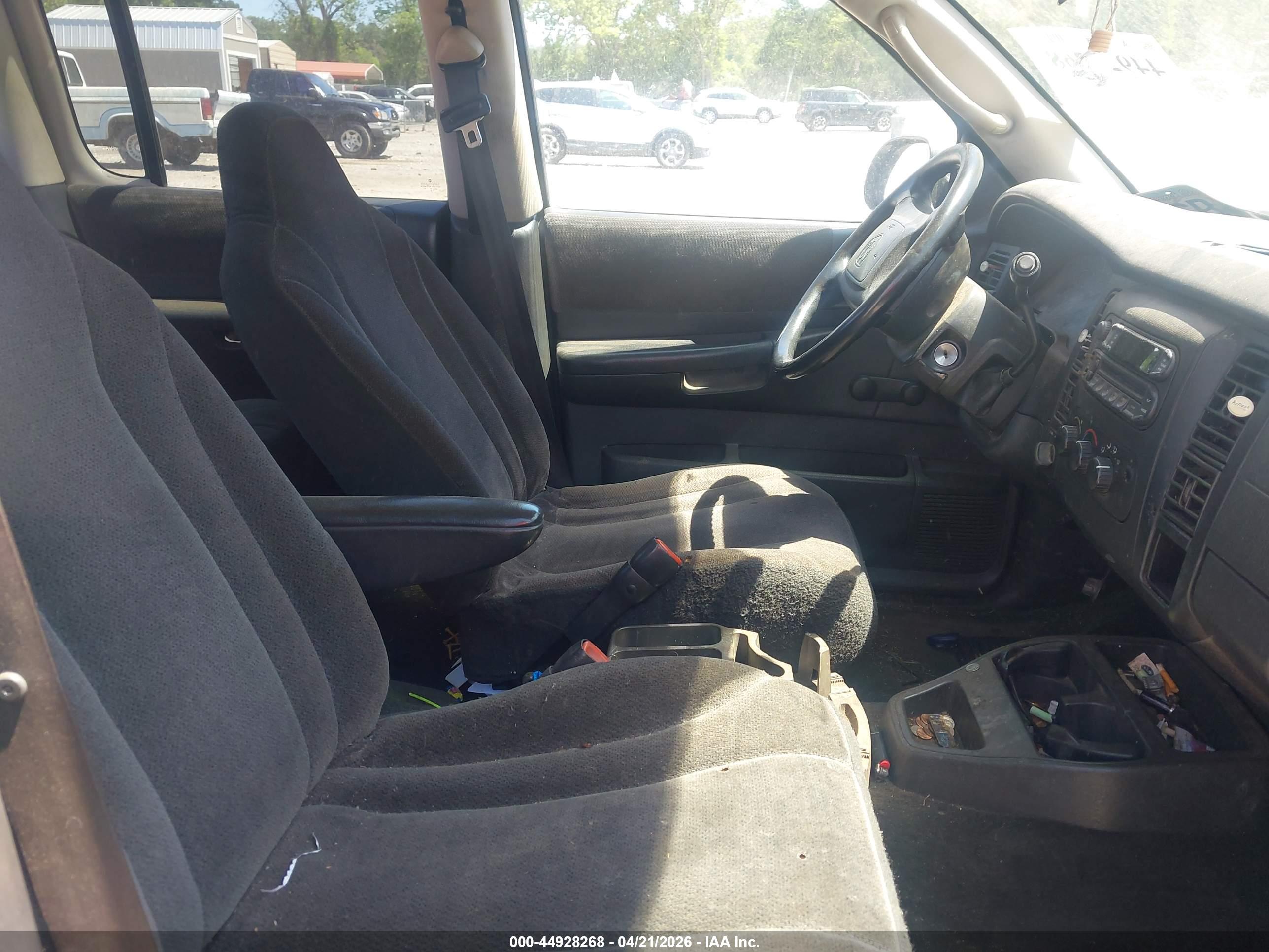 DODGE DAKOTA image 5