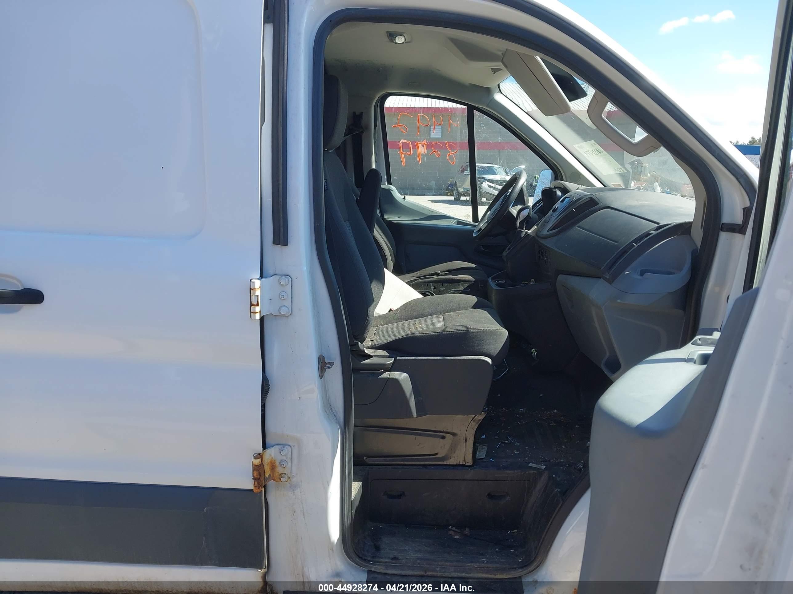 FORD TRANSIT-150 image 5