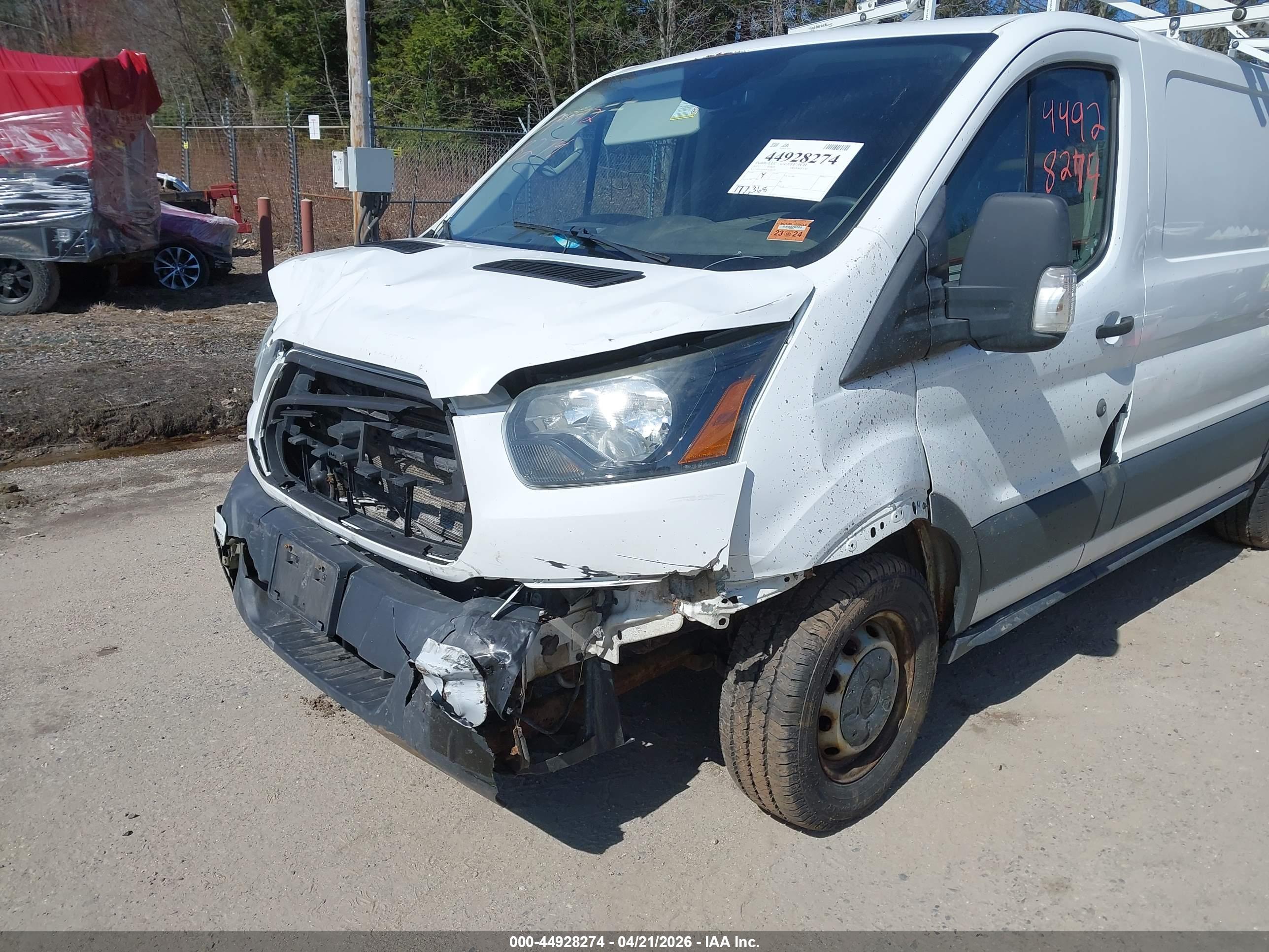 FORD TRANSIT-150 image 6