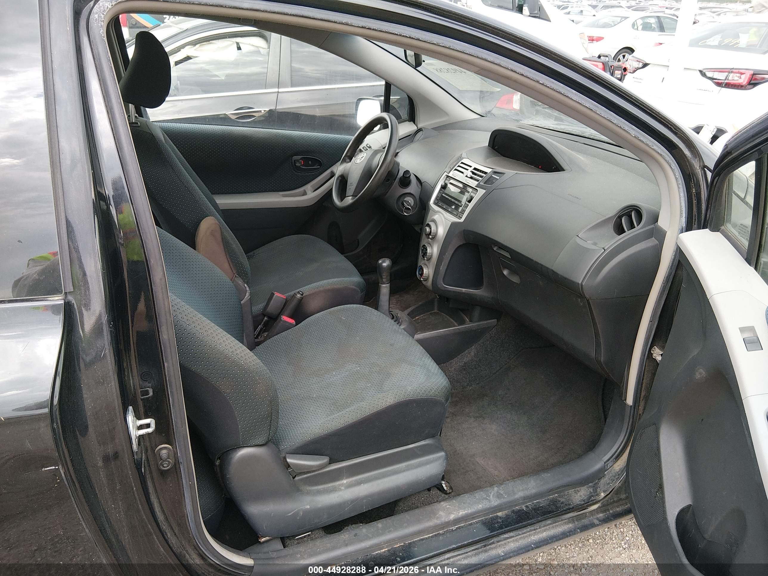 TOYOTA YARIS image 5