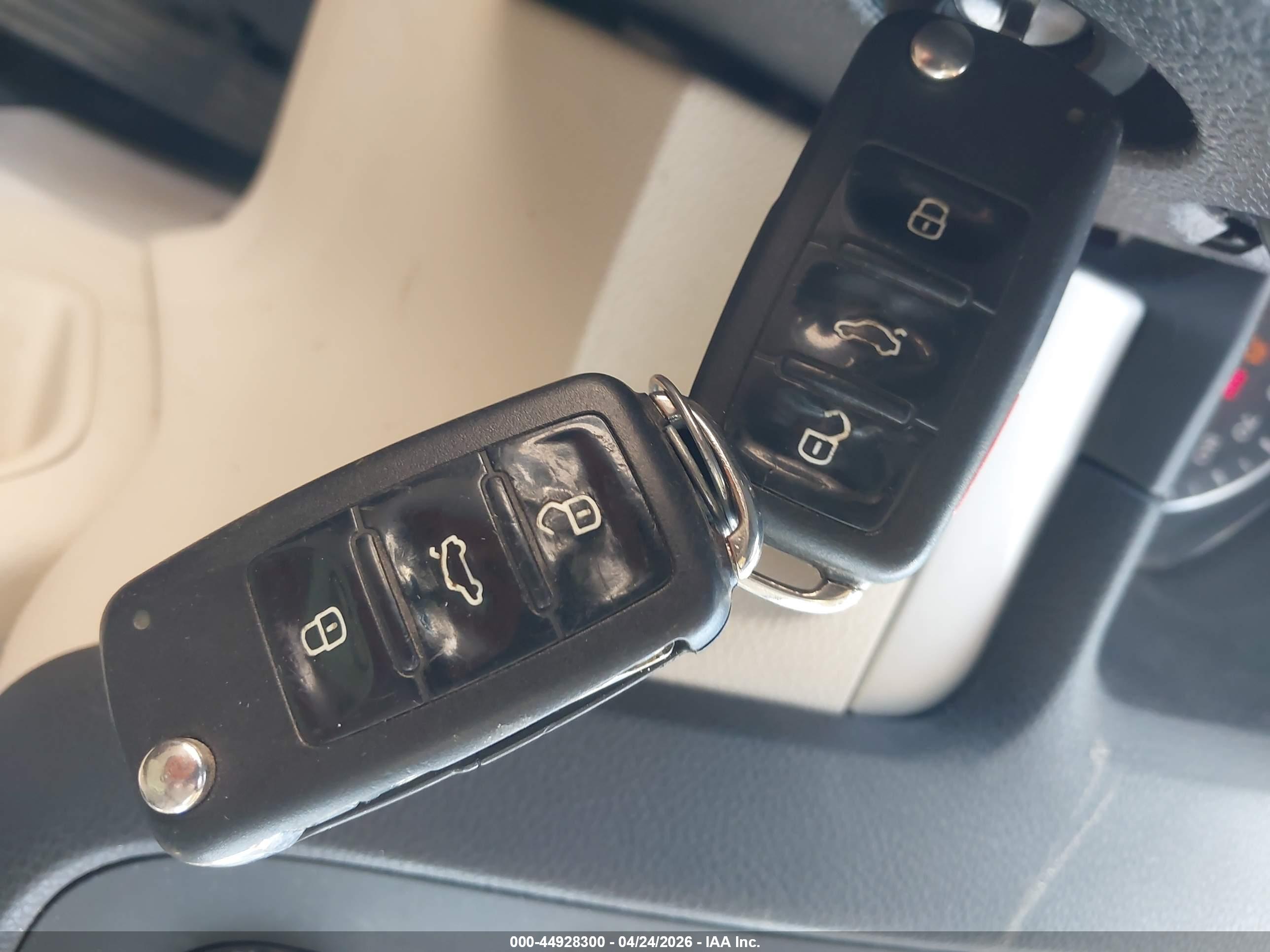 VOLKSWAGEN JETTA image 11