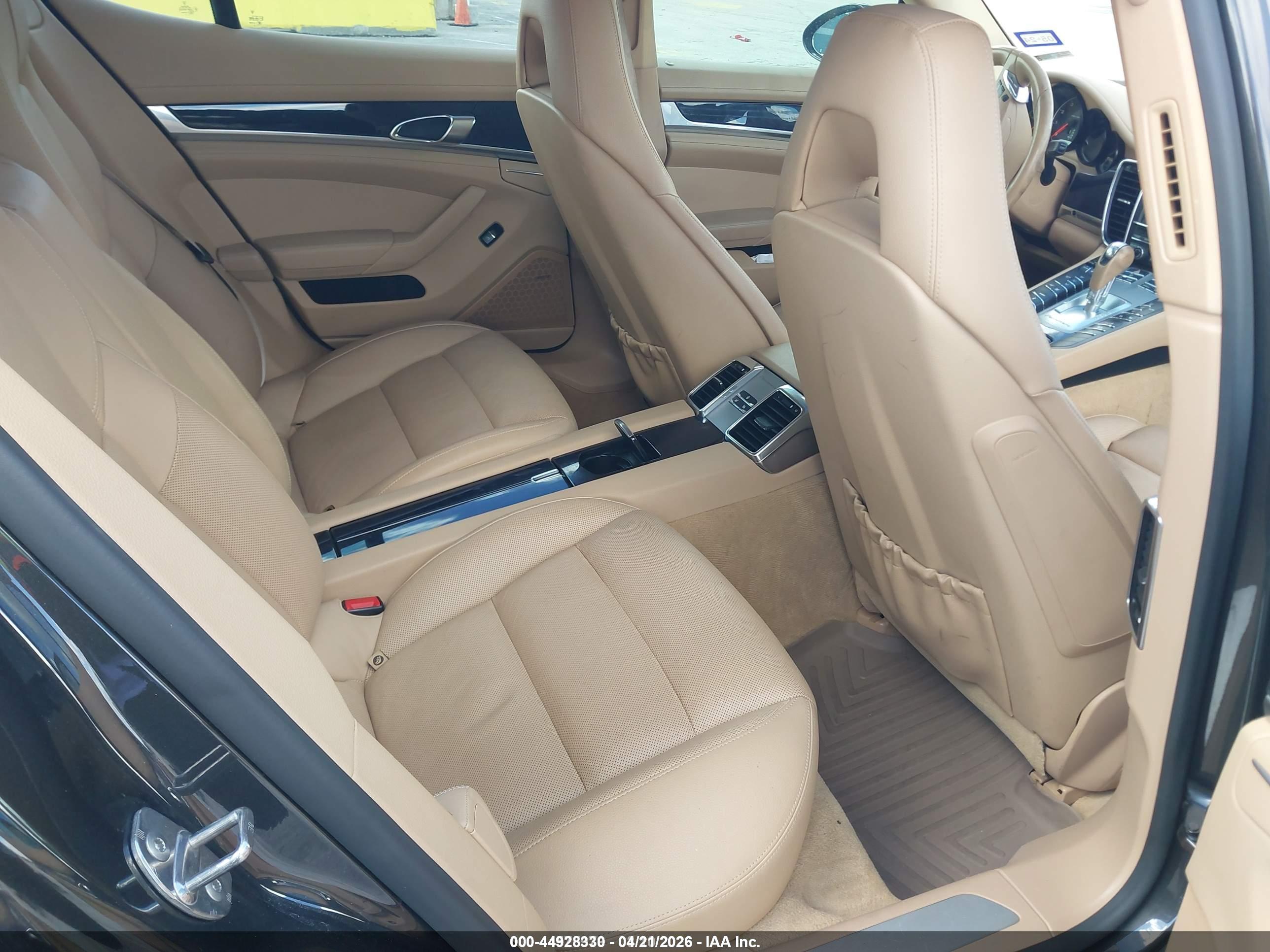 PORSCHE PANAMERA image 8