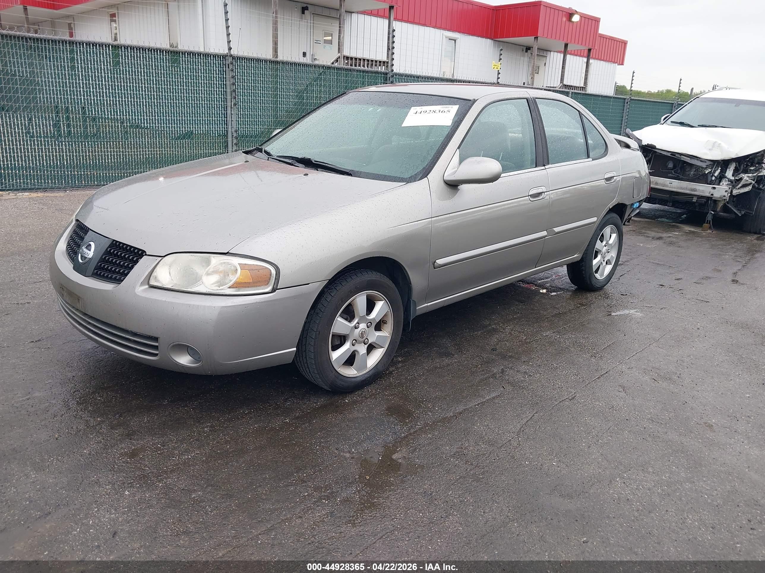 NISSAN SENTRA image 2