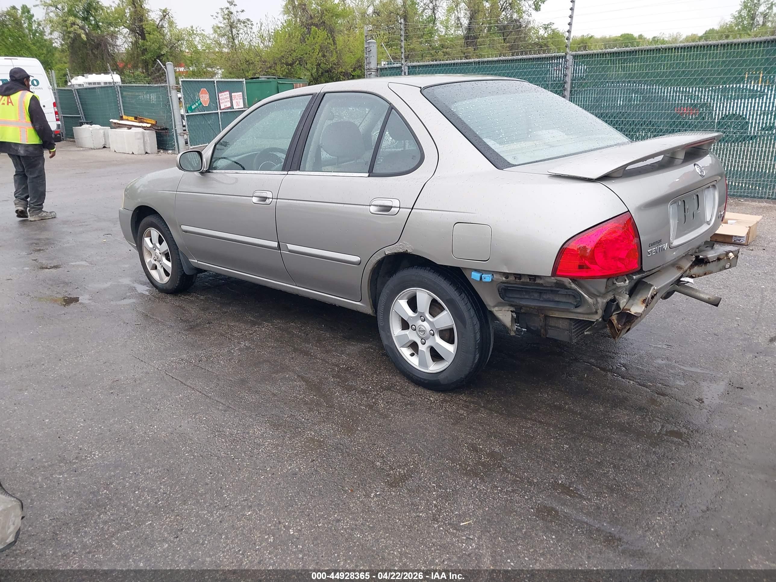 NISSAN SENTRA image 3