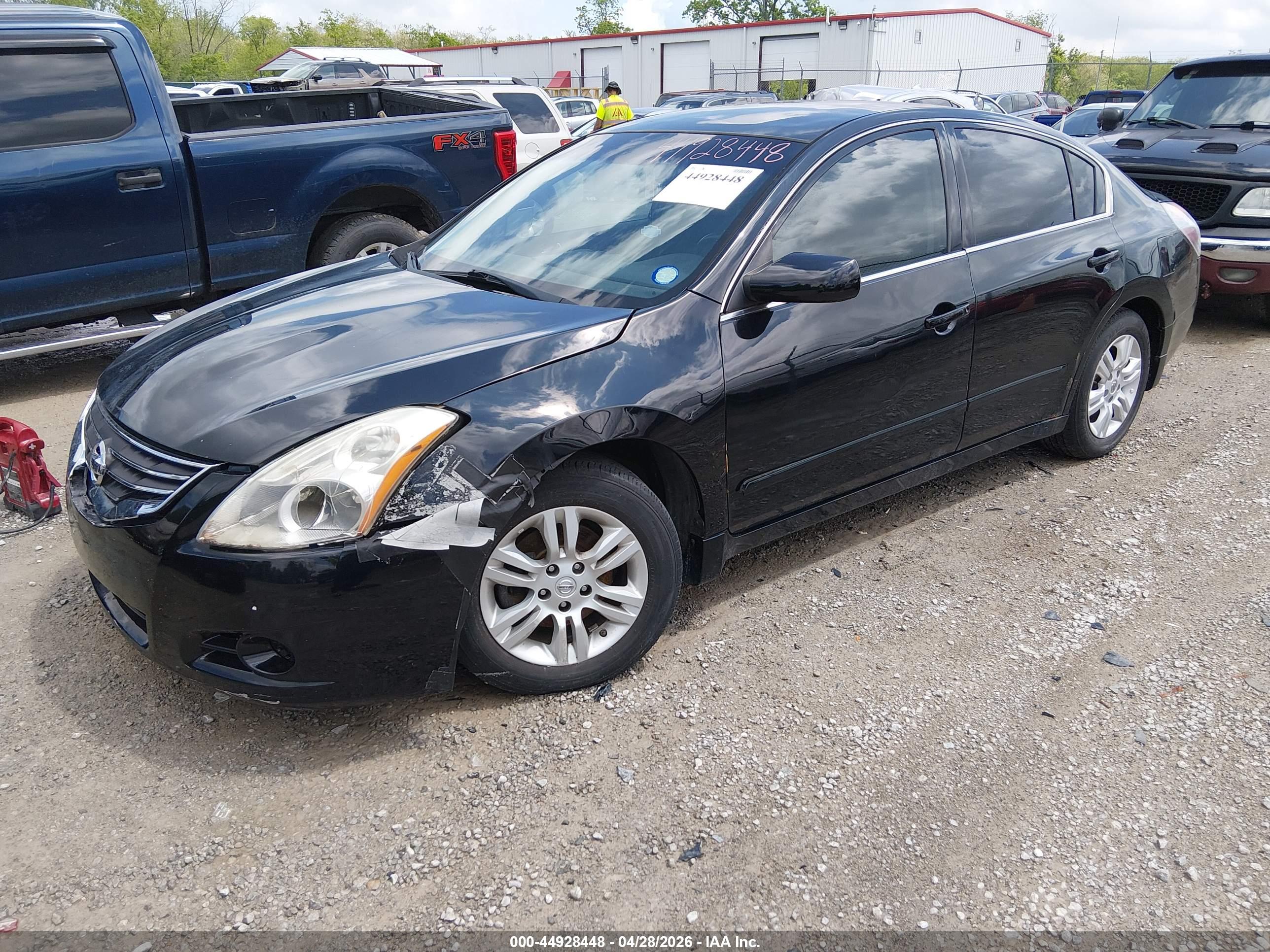 NISSAN ALTIMA image 2