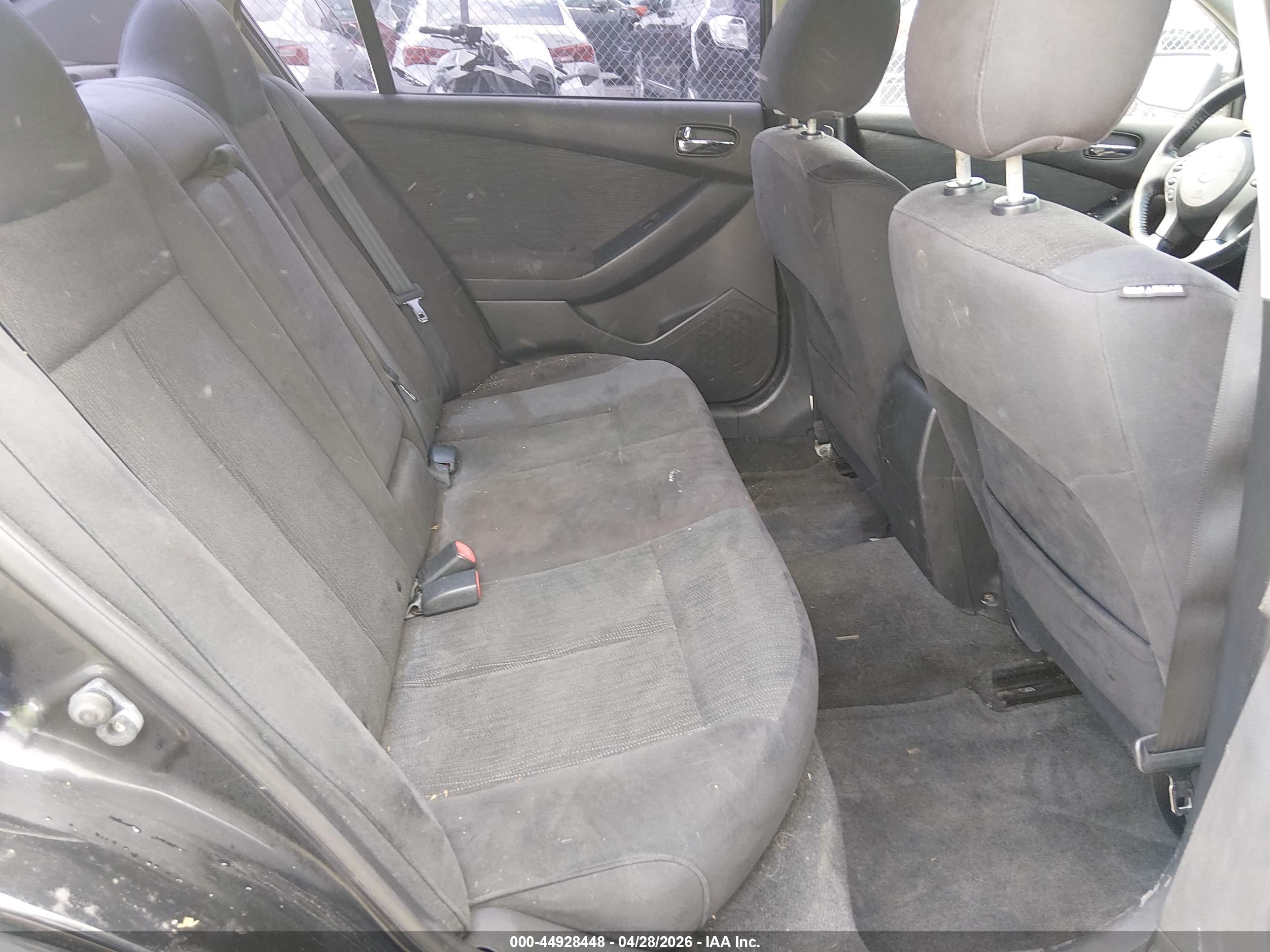 NISSAN ALTIMA image 8