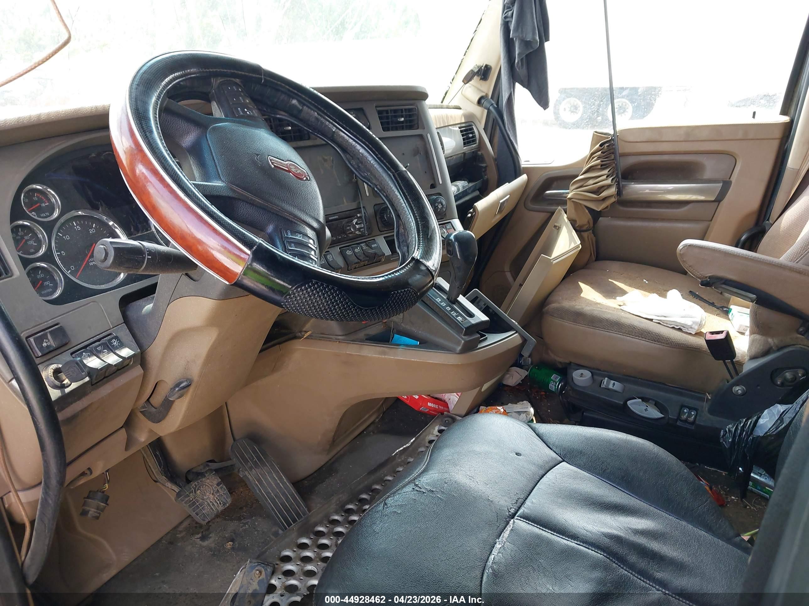 KENWORTH CONSTRUCTION image 7