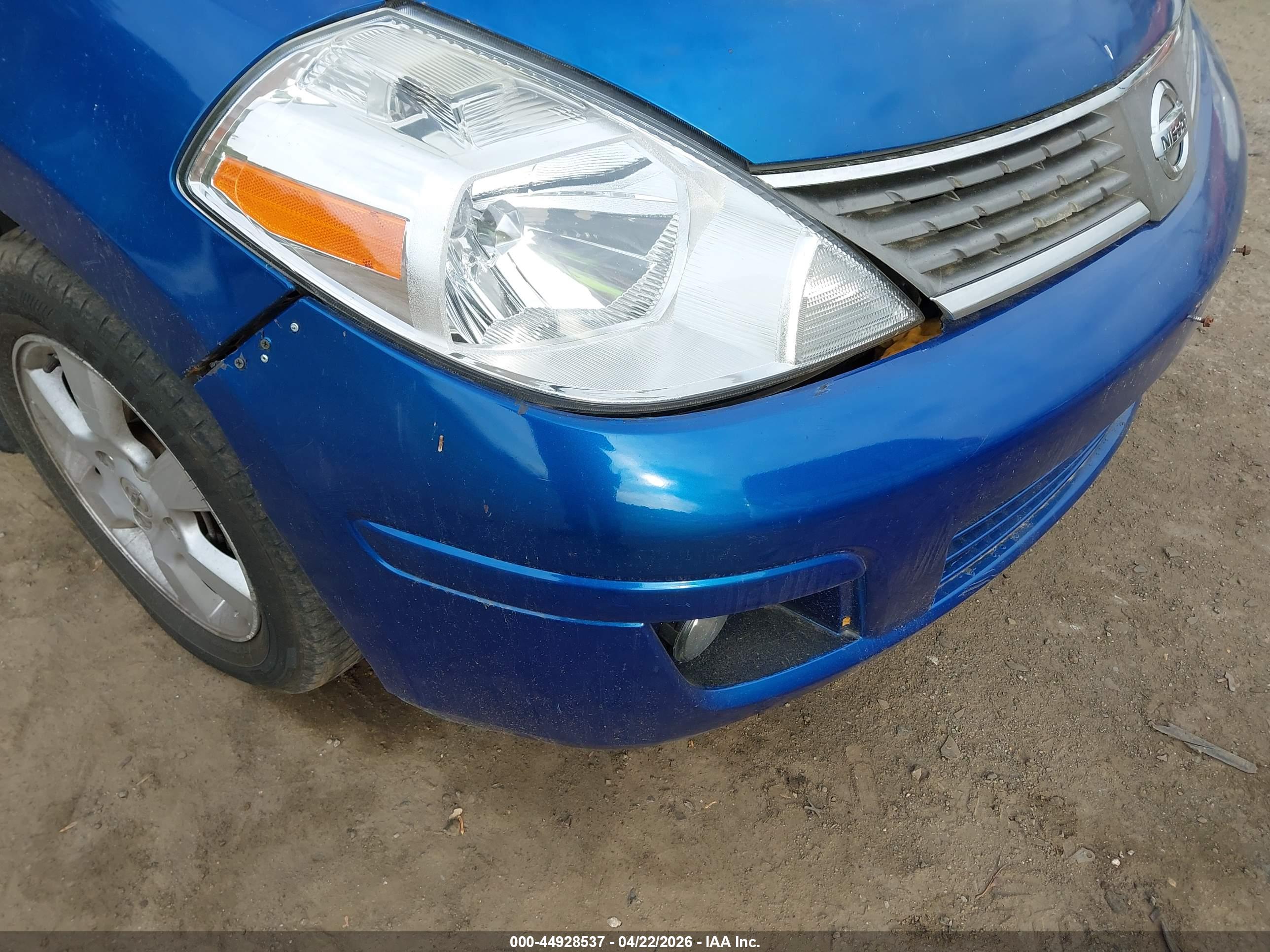 NISSAN VERSA image 6