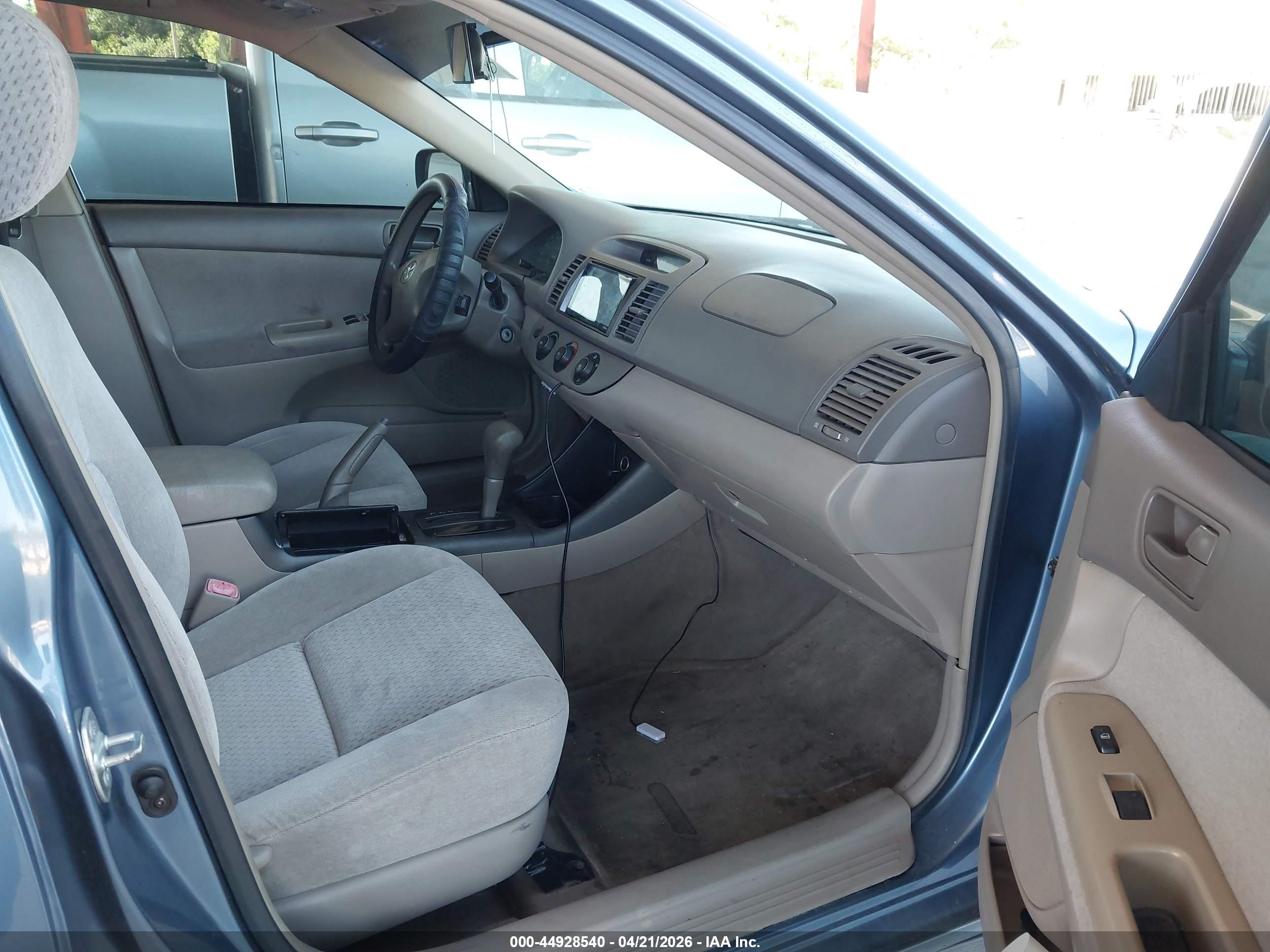 TOYOTA CAMRY image 5