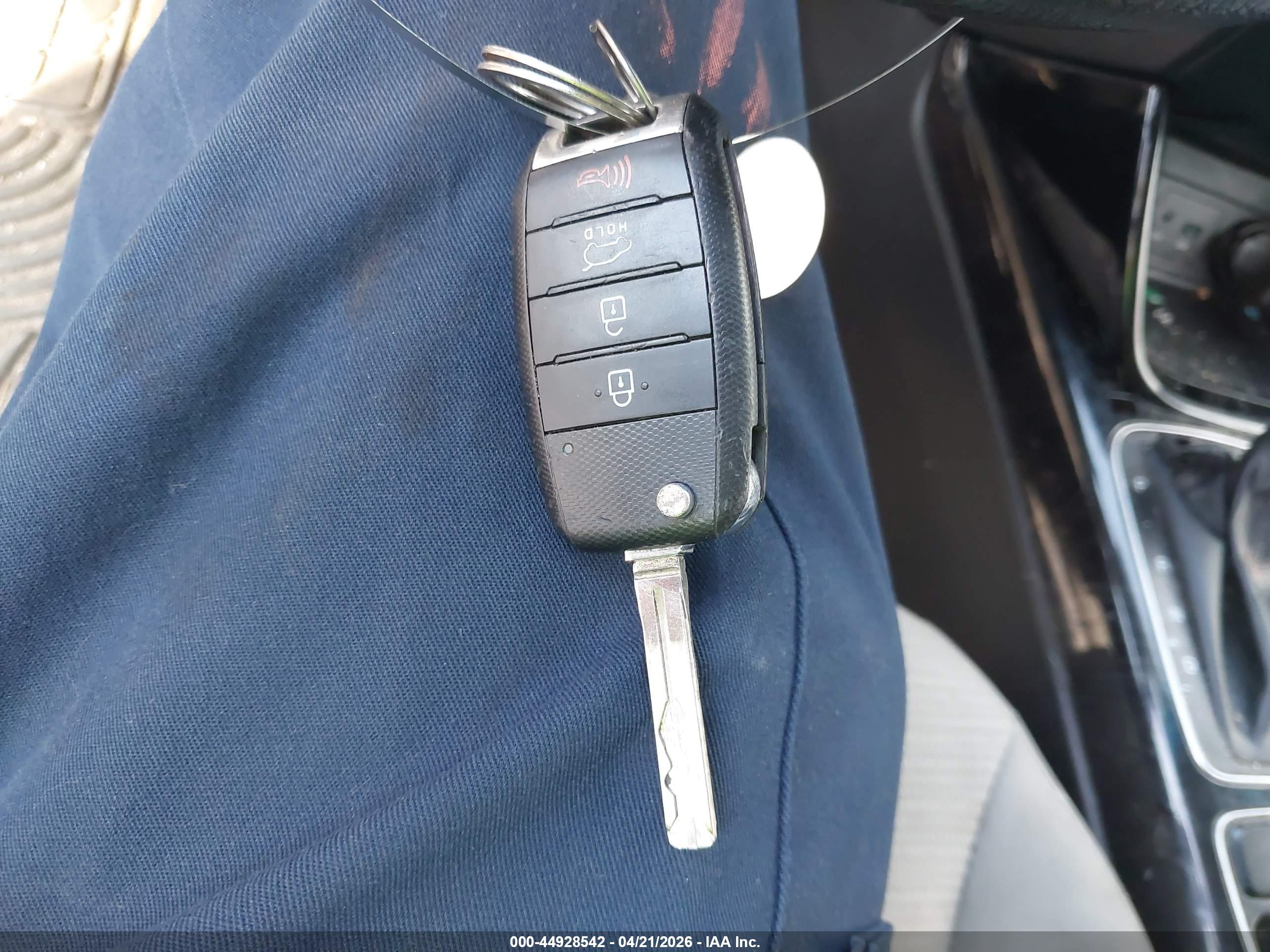 KIA SORENTO image 11