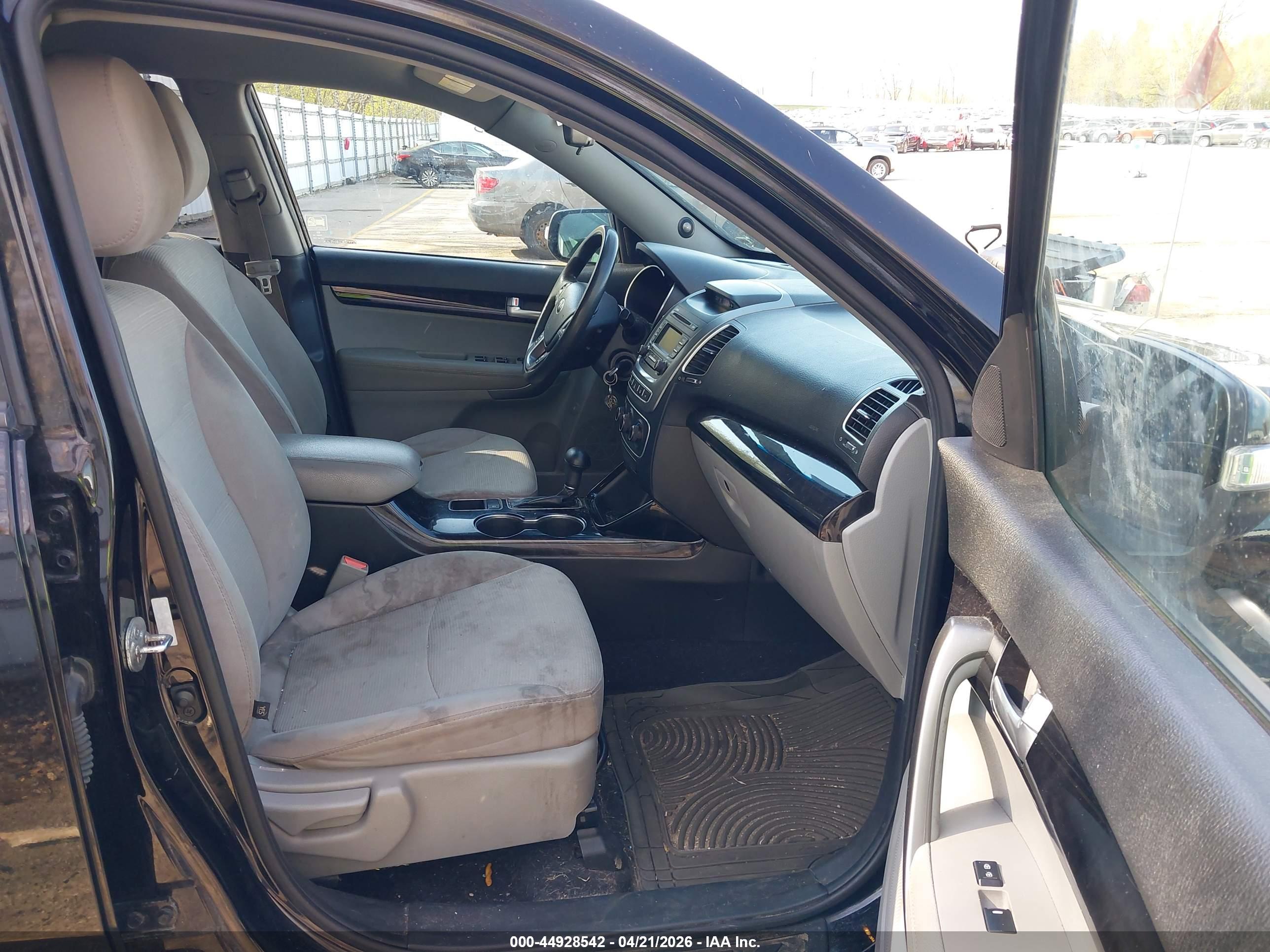 KIA SORENTO image 5