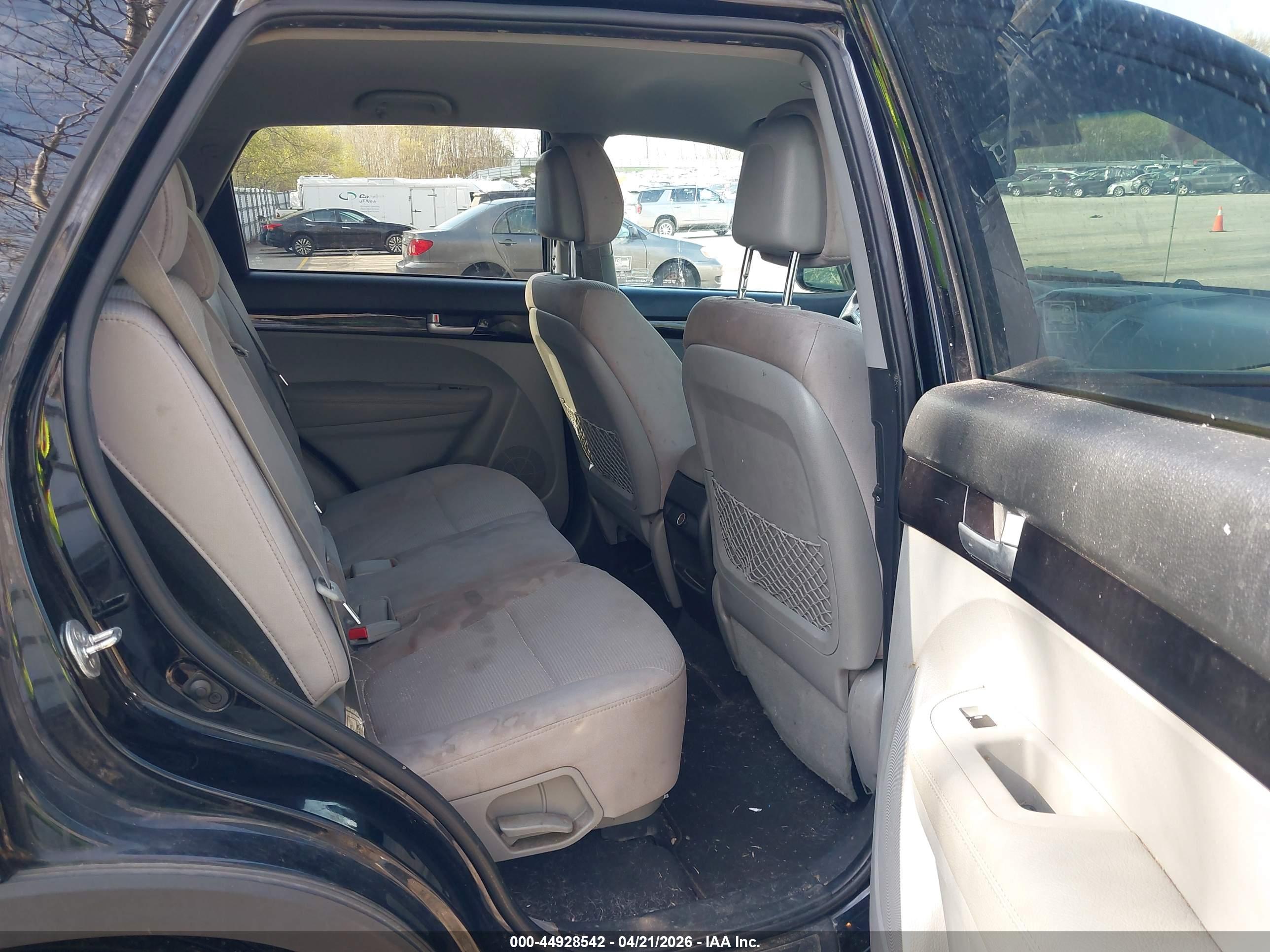 KIA SORENTO image 8