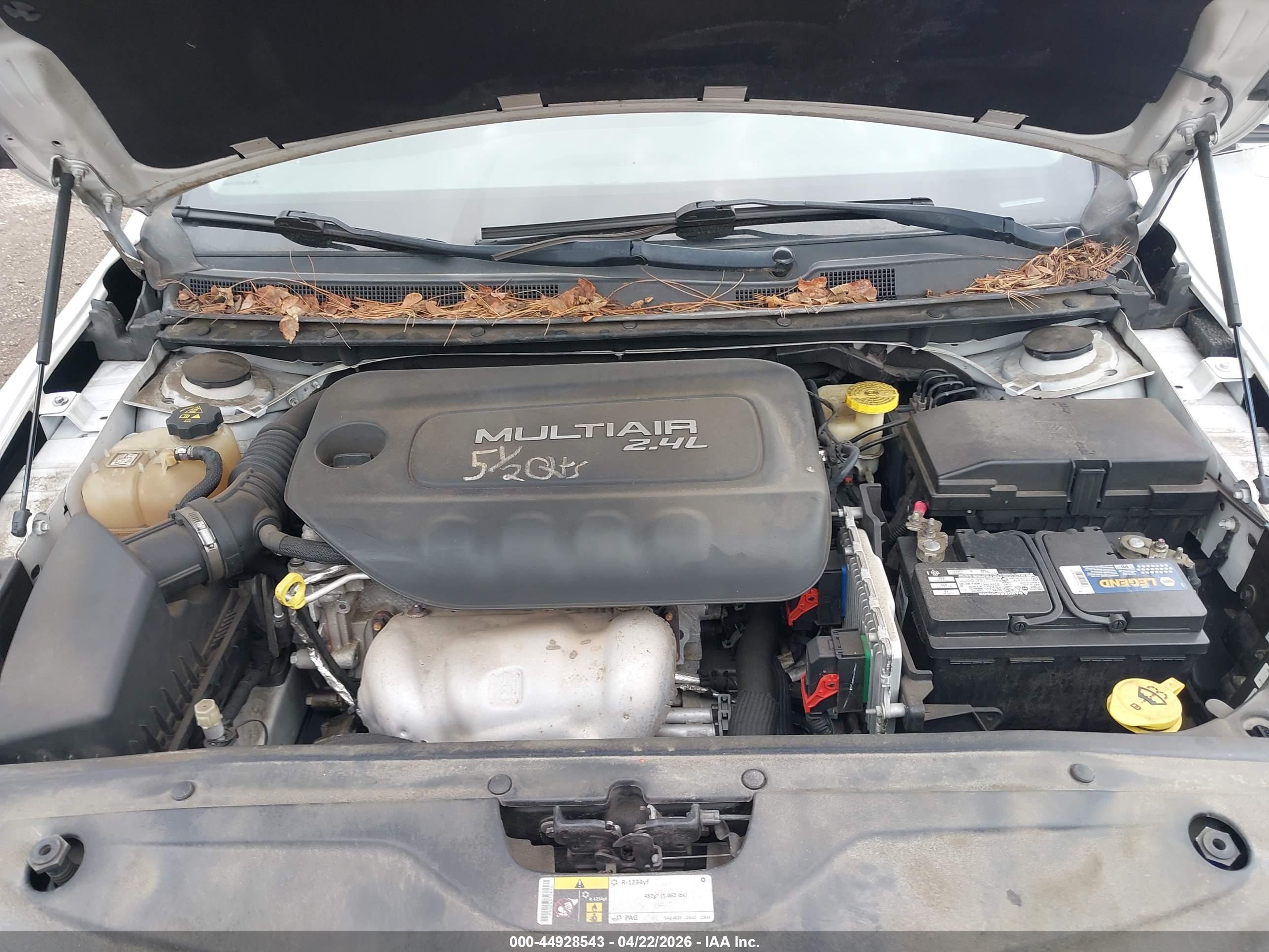 CHRYSLER 200 image 10