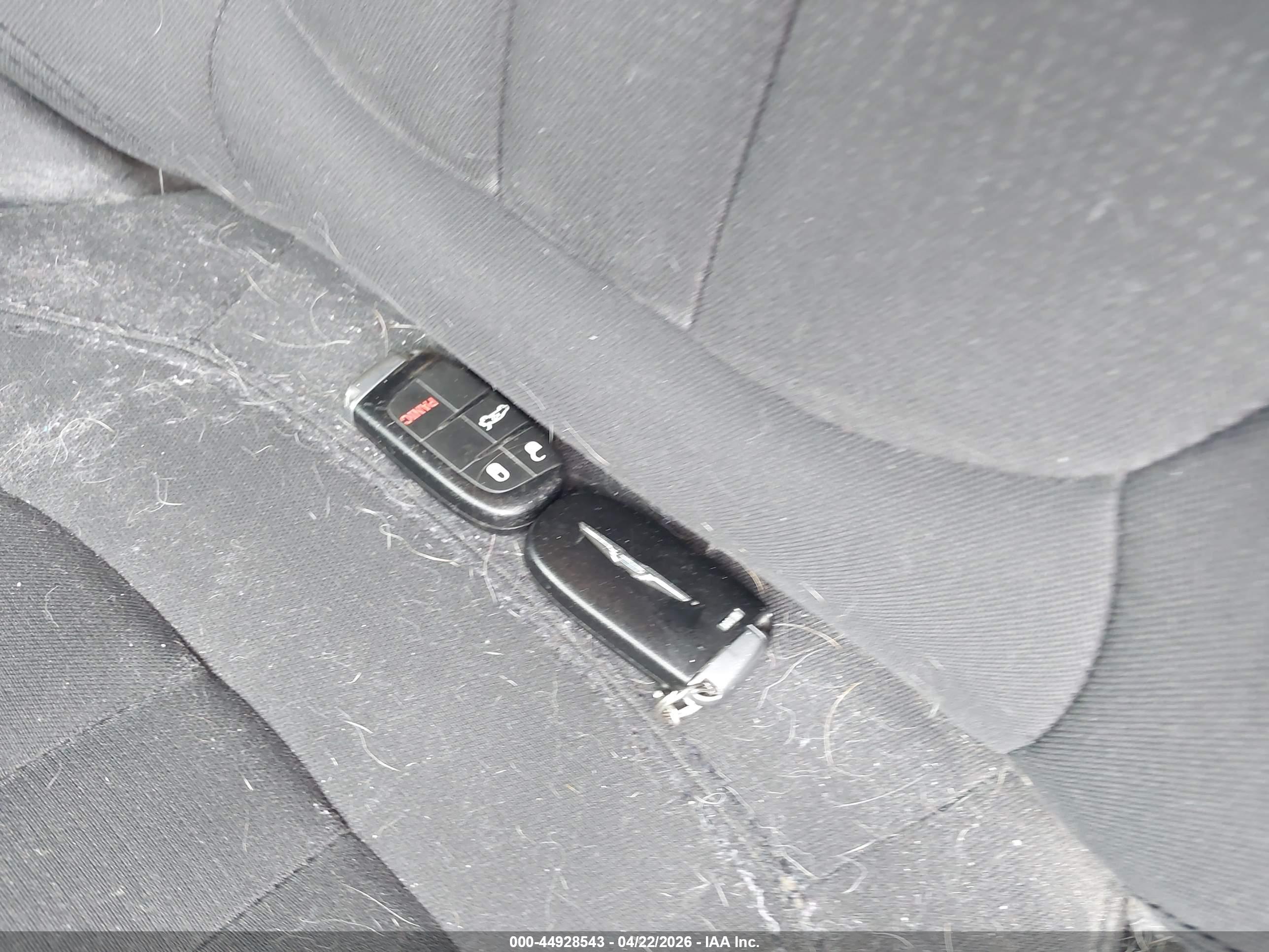 CHRYSLER 200 image 11