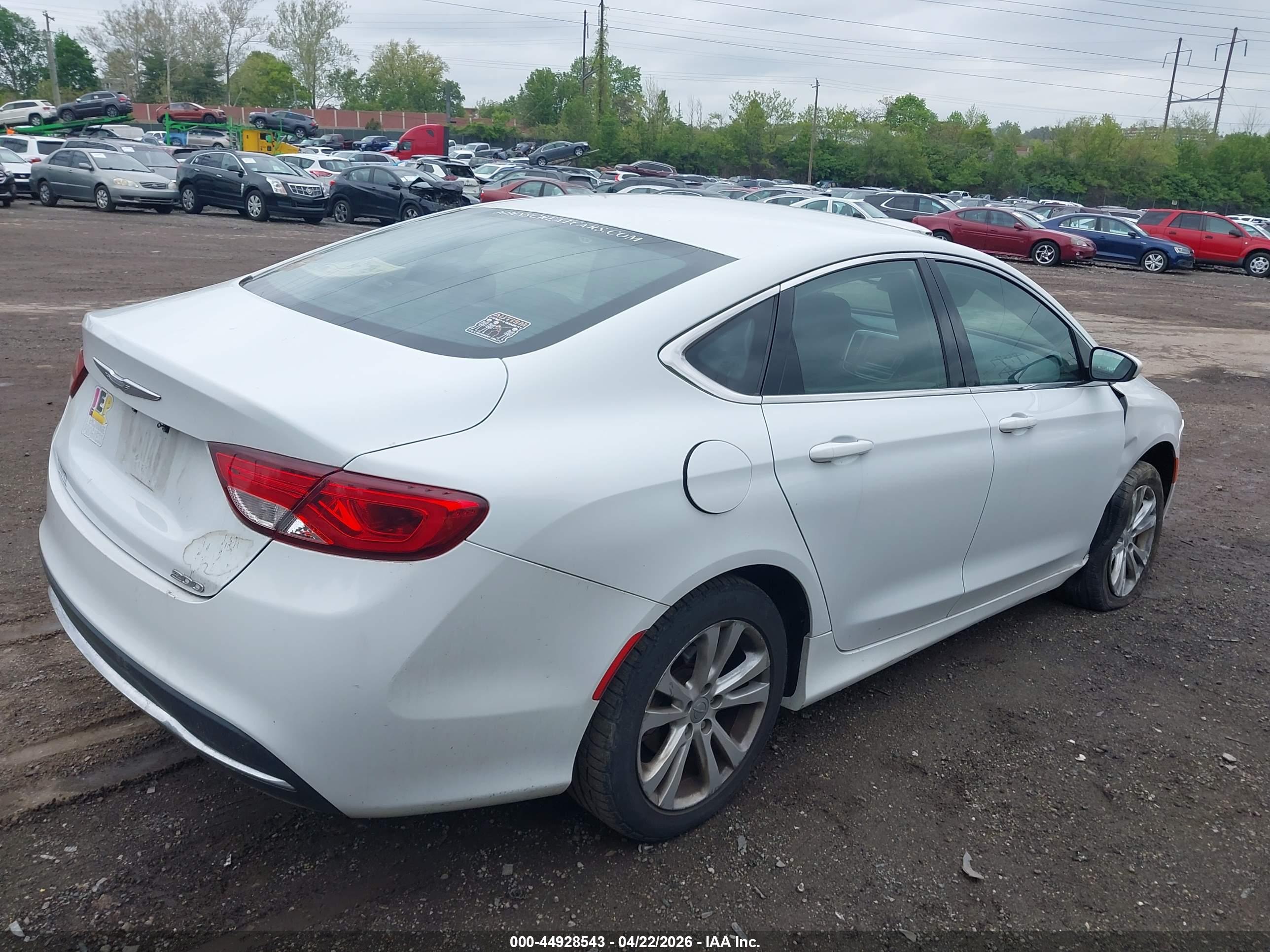CHRYSLER 200 image 4