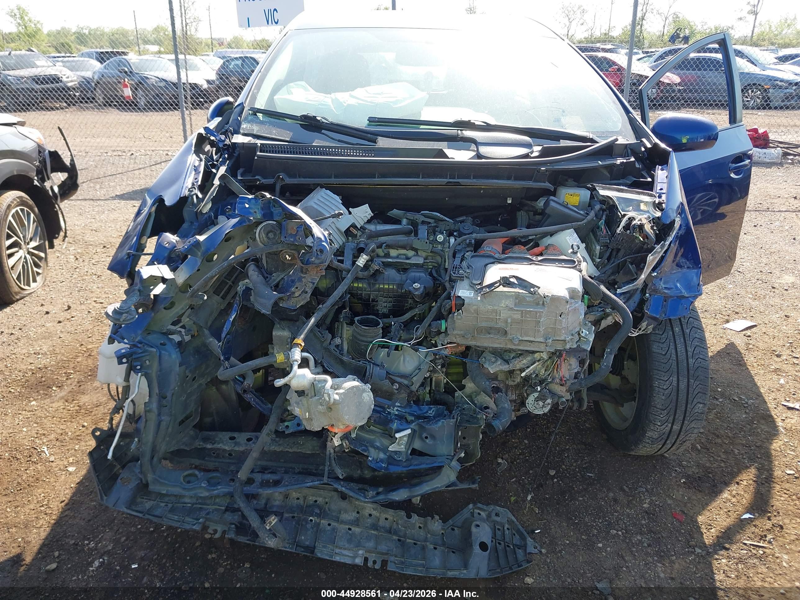 TOYOTA PRIUS image 6