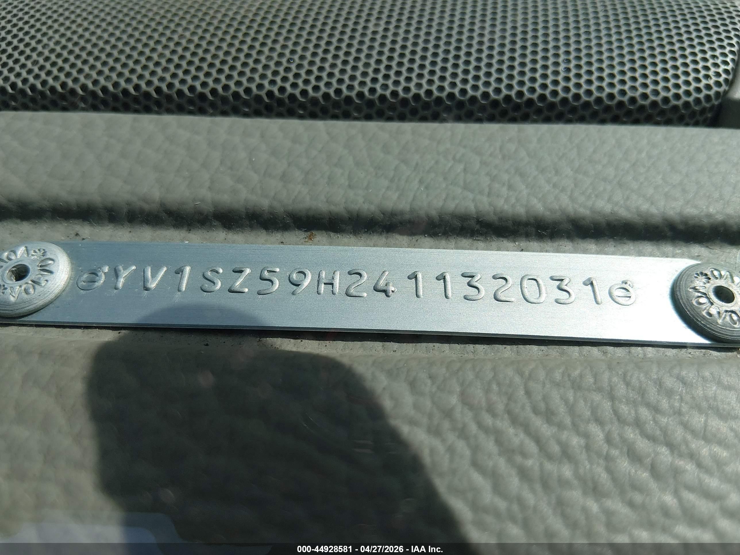 VOLVO XC70 image 9