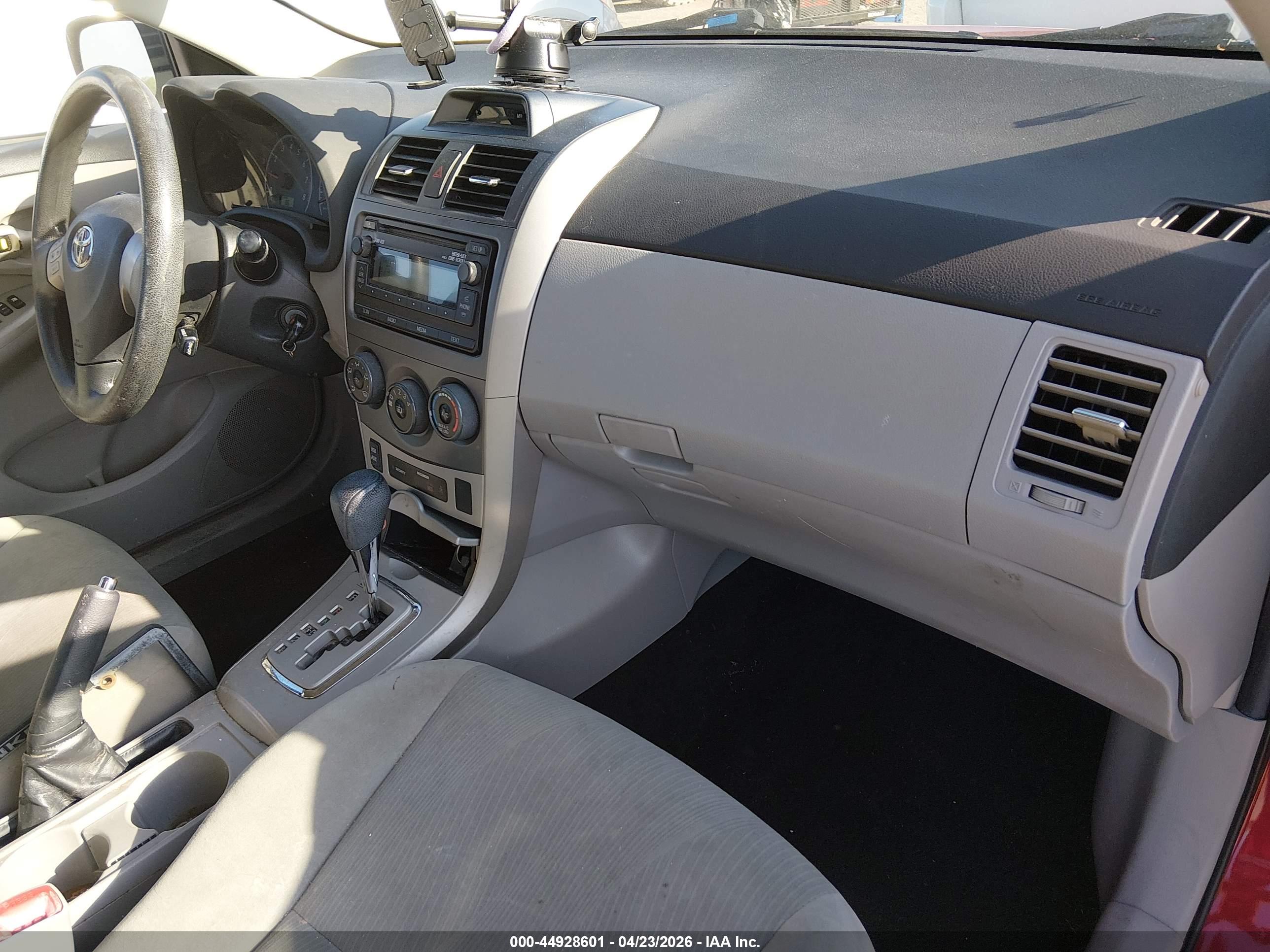 TOYOTA COROLLA image 5