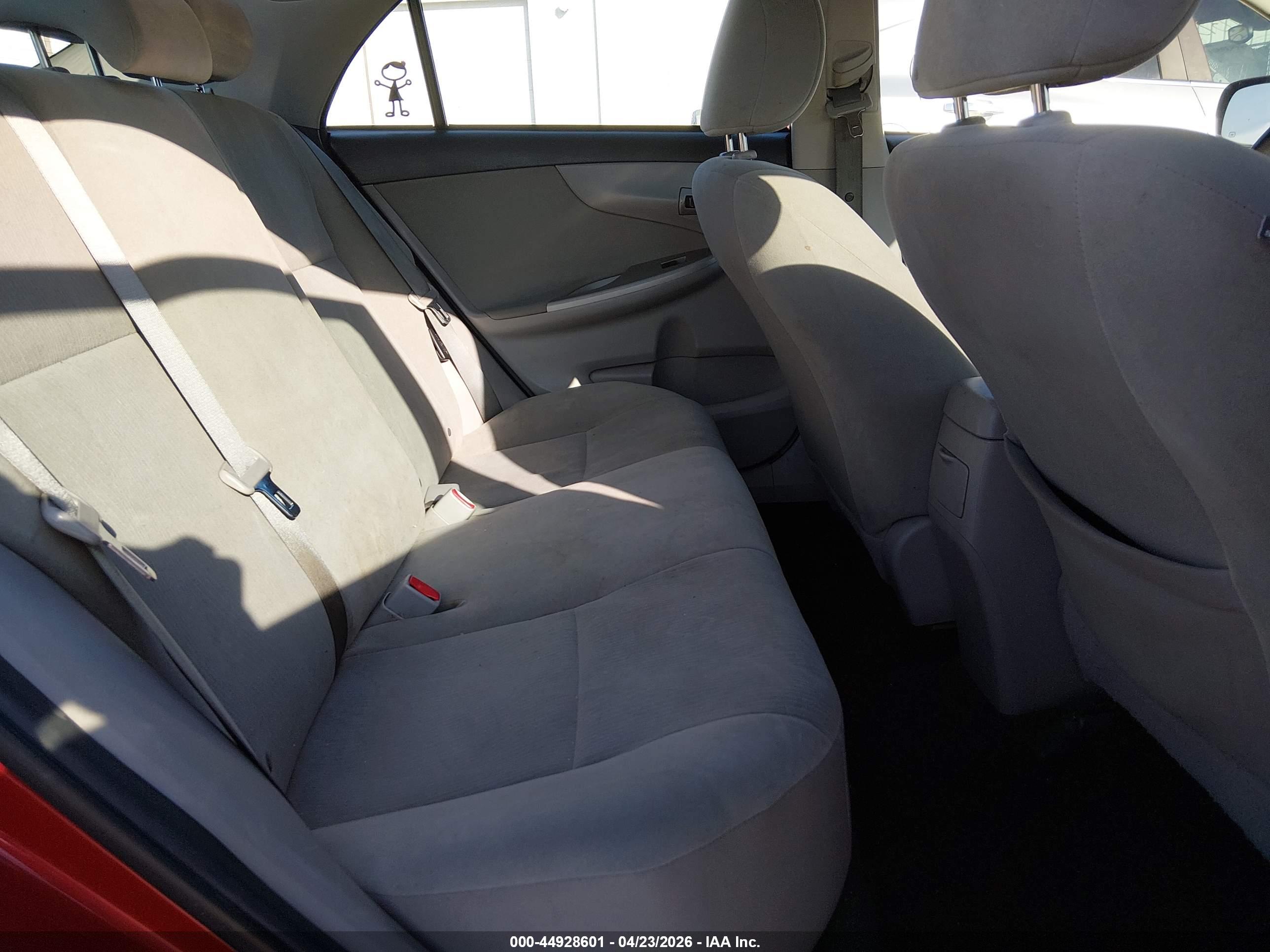 TOYOTA COROLLA image 8