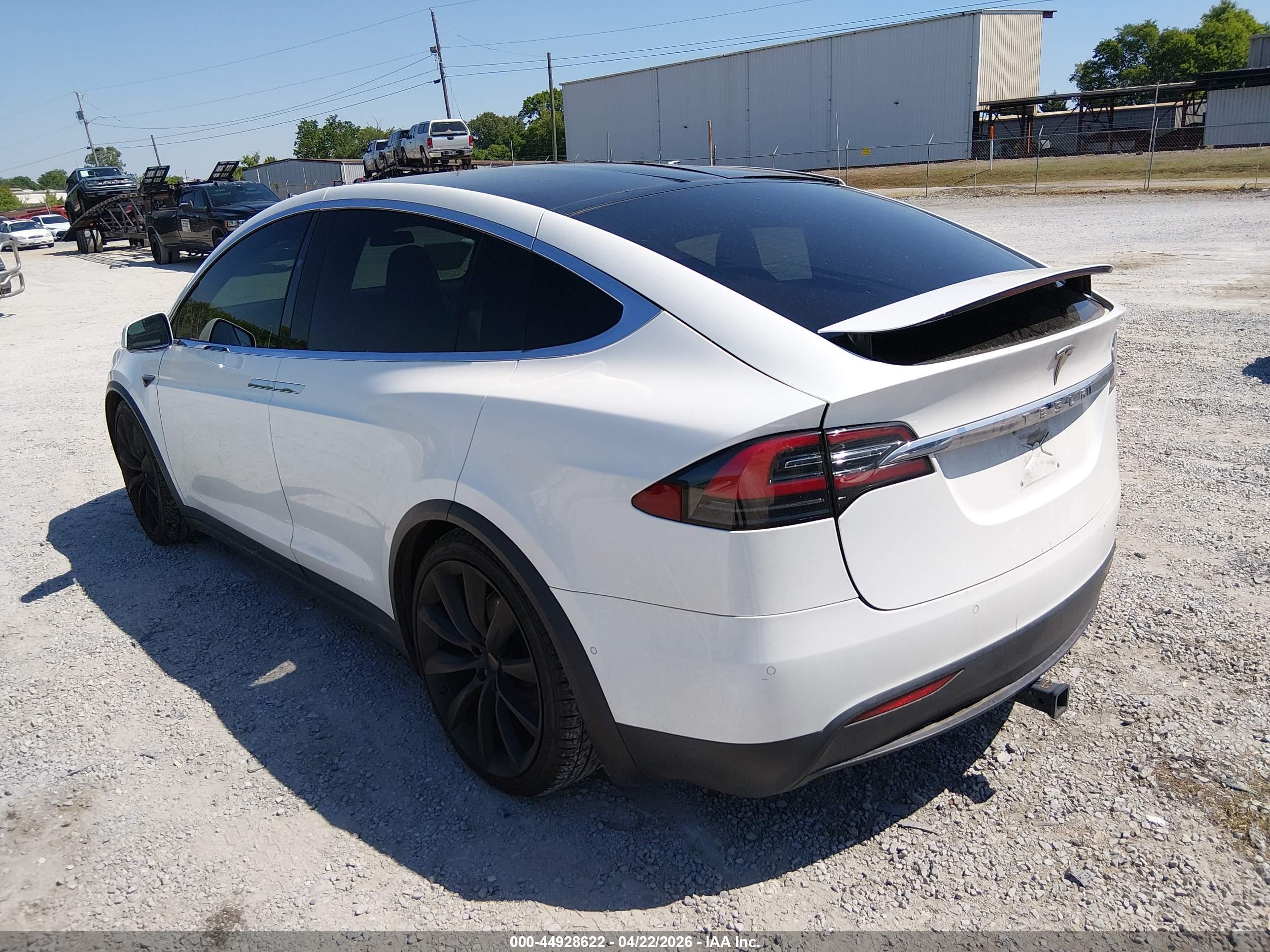 TESLA MODEL image 3