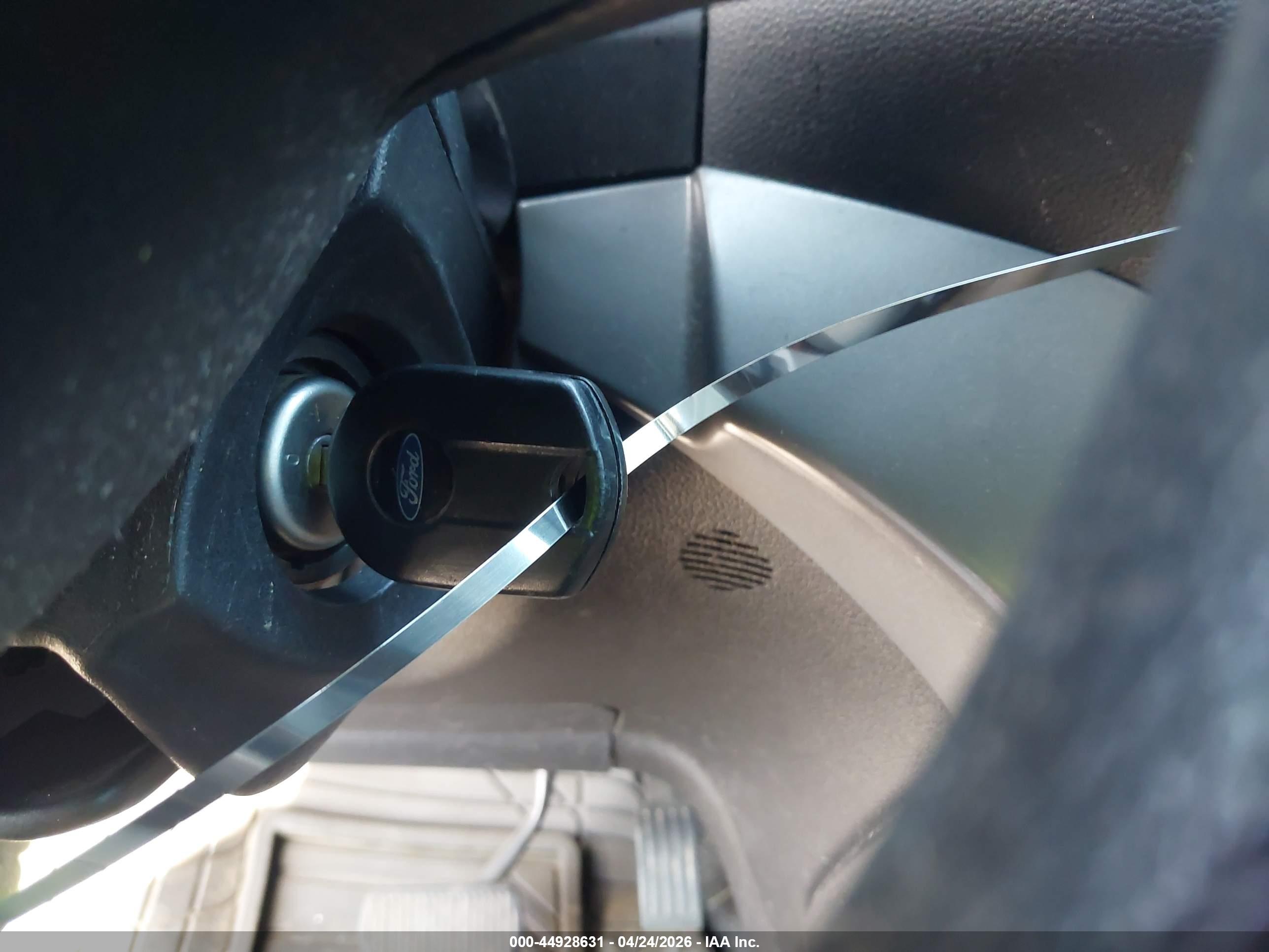 FORD ESCAPE image 11
