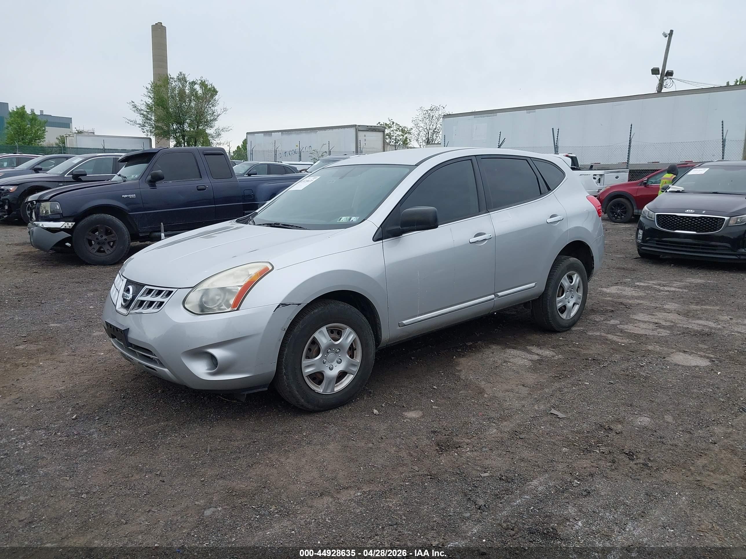 NISSAN ROGUE image 2