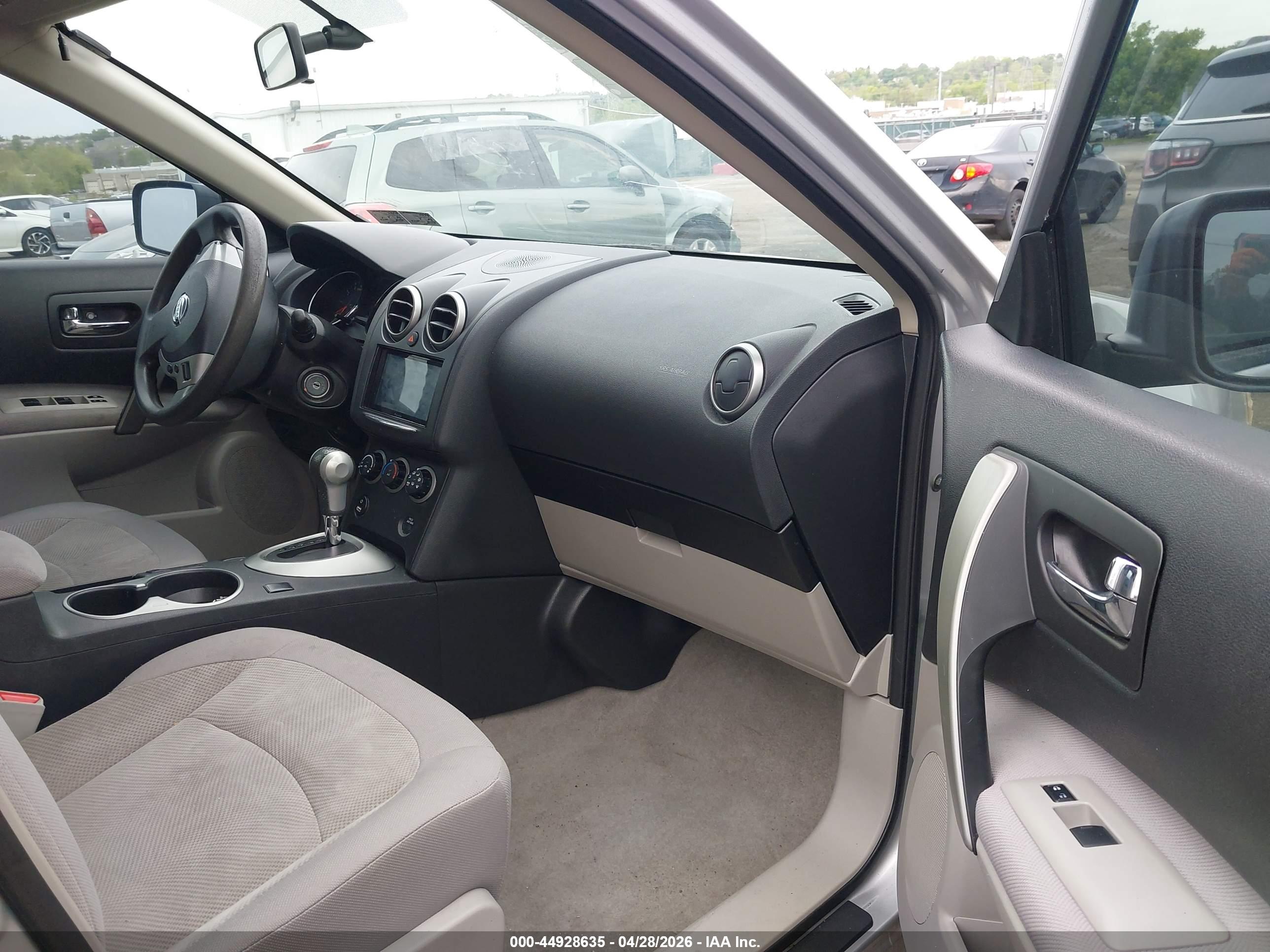 NISSAN ROGUE image 5