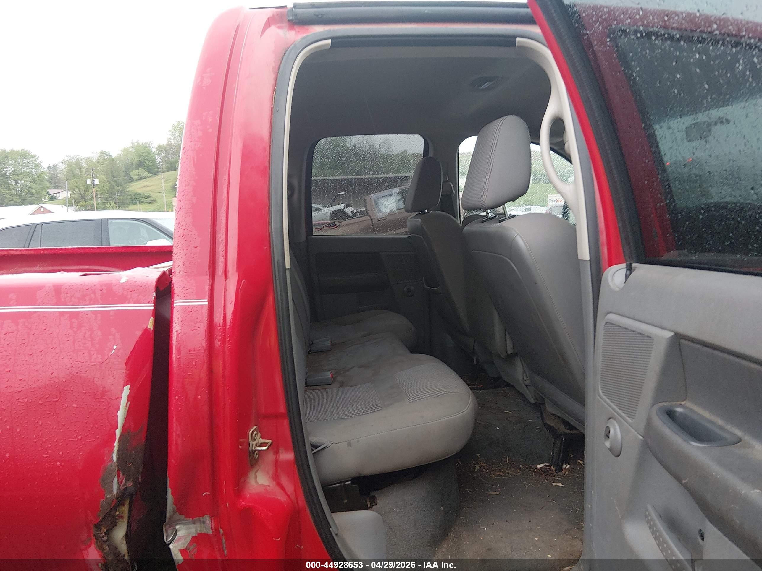 DODGE RAM image 8