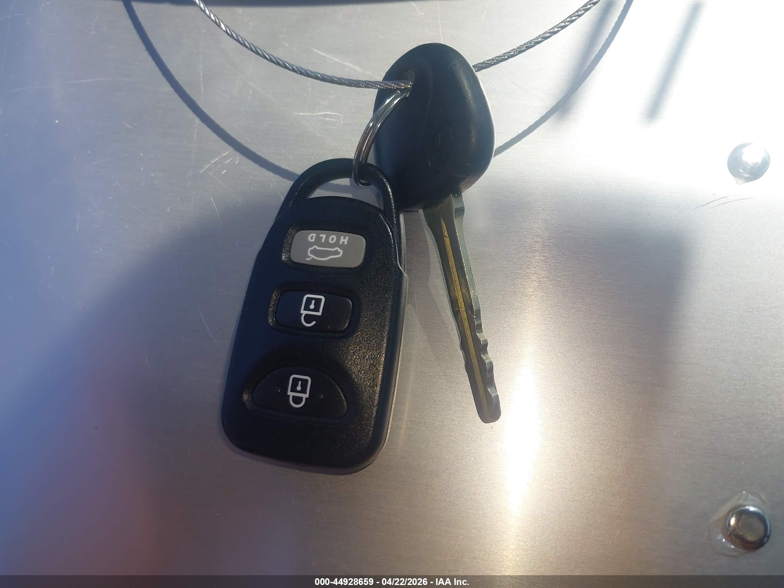 HYUNDAI ELANTRA image 11