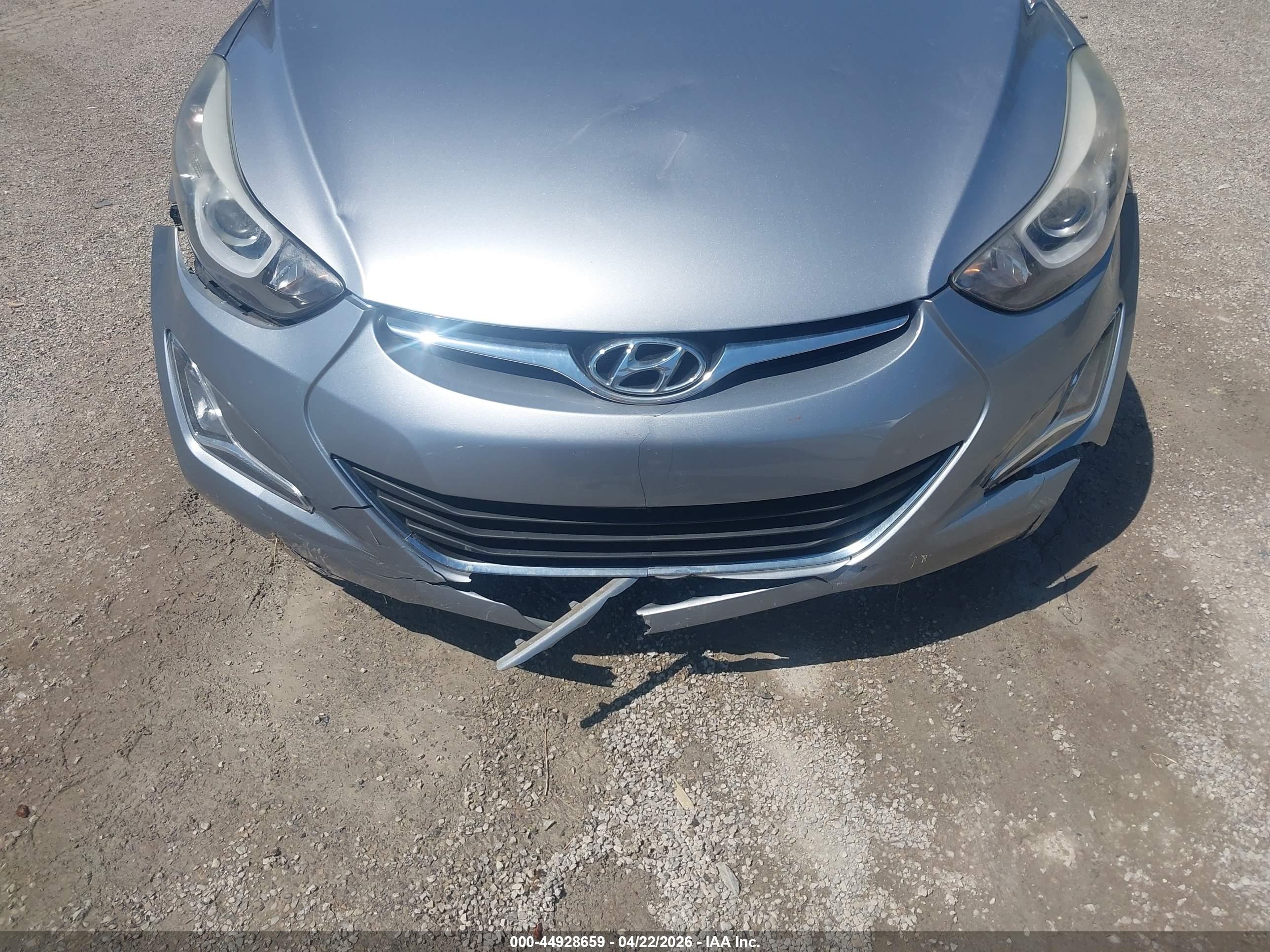 HYUNDAI ELANTRA image 6