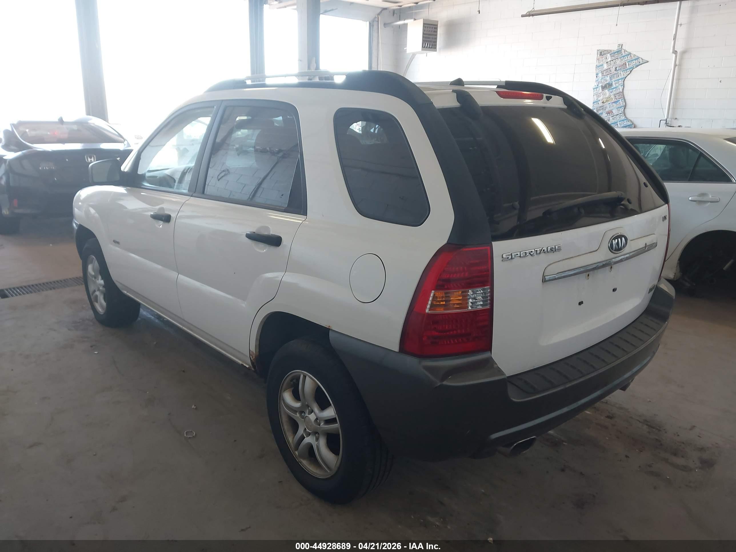 KIA SPORTAGE image 3
