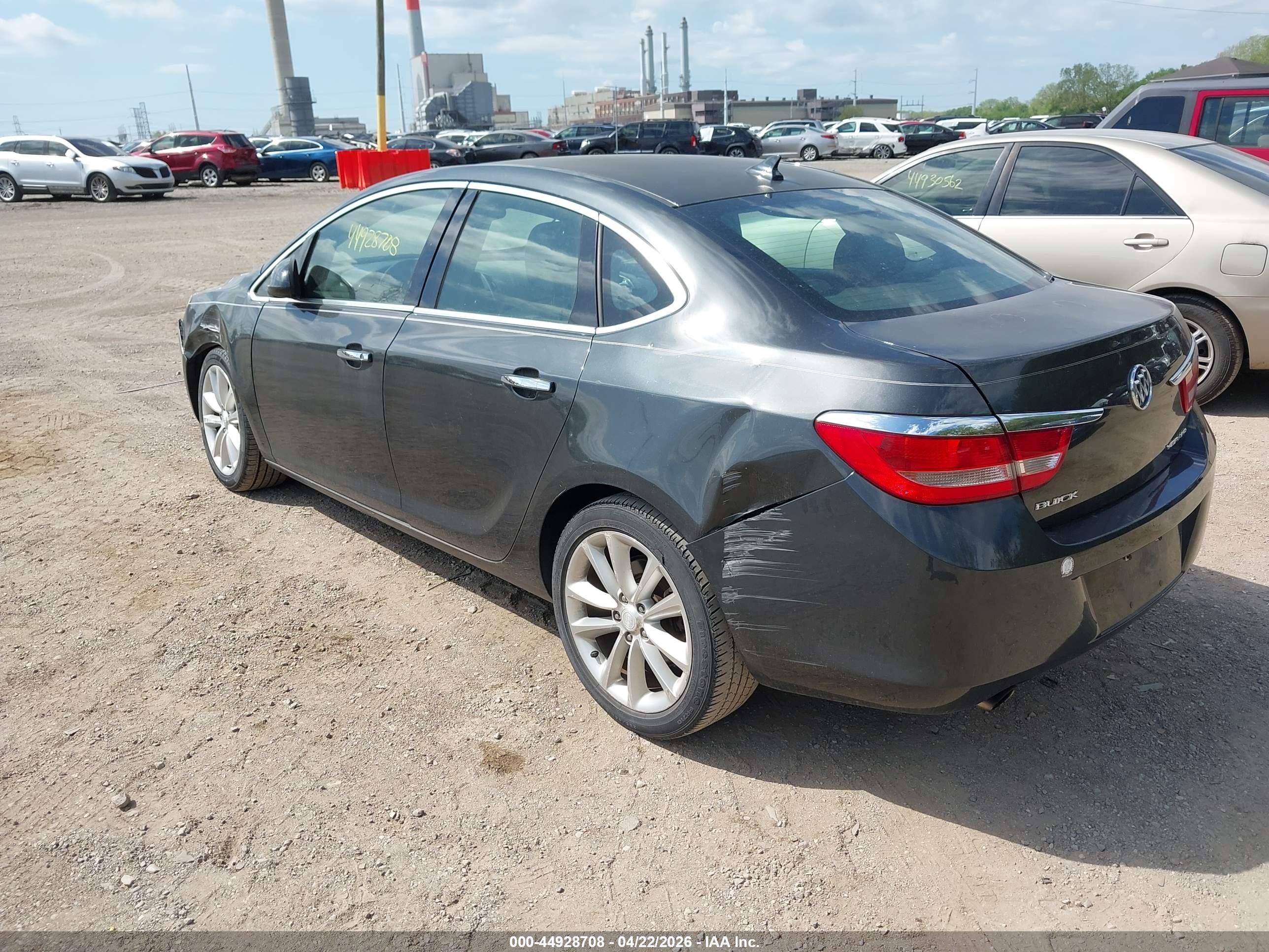 BUICK VERANO image 3