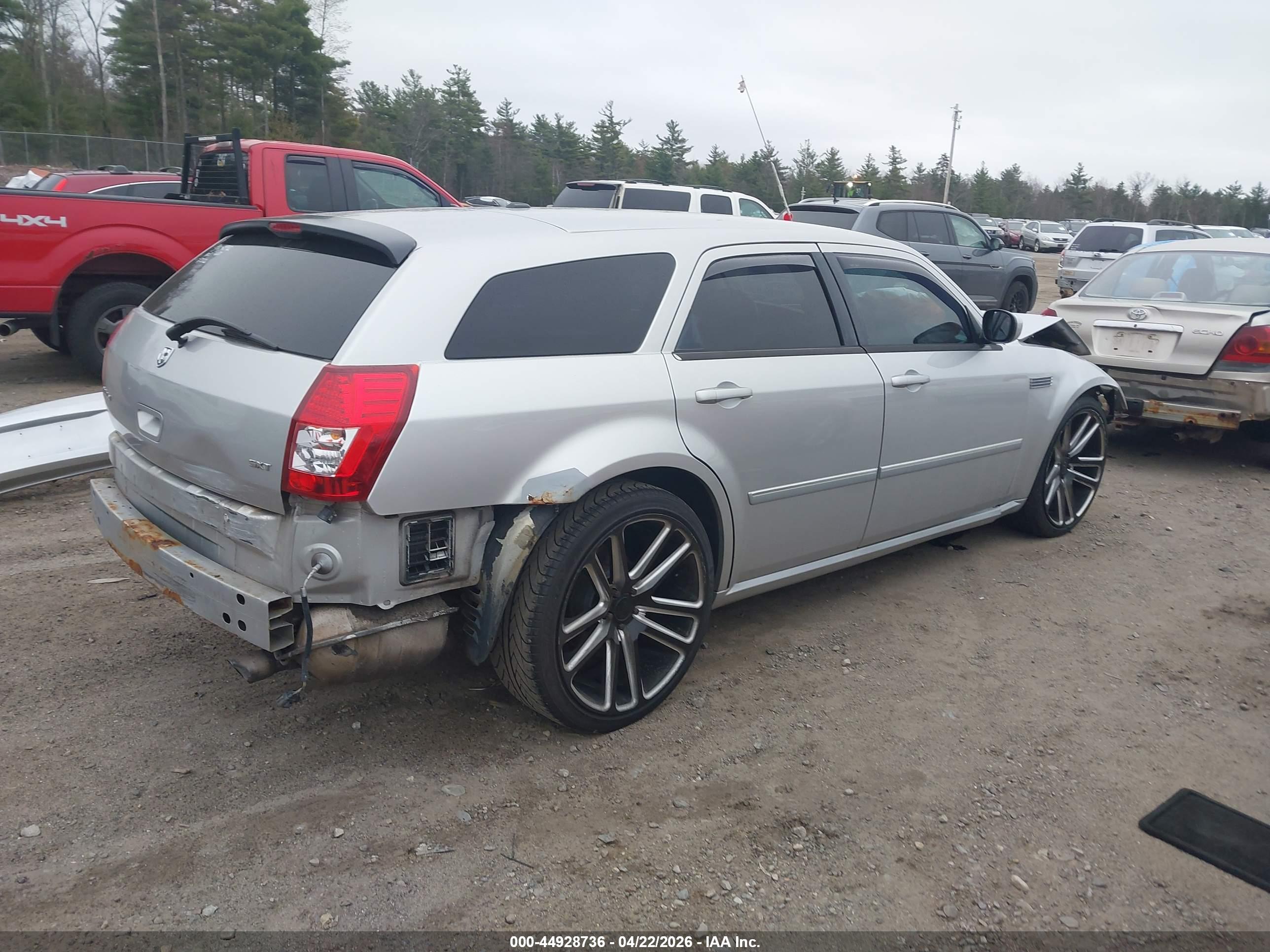 DODGE MAGNUM image 4