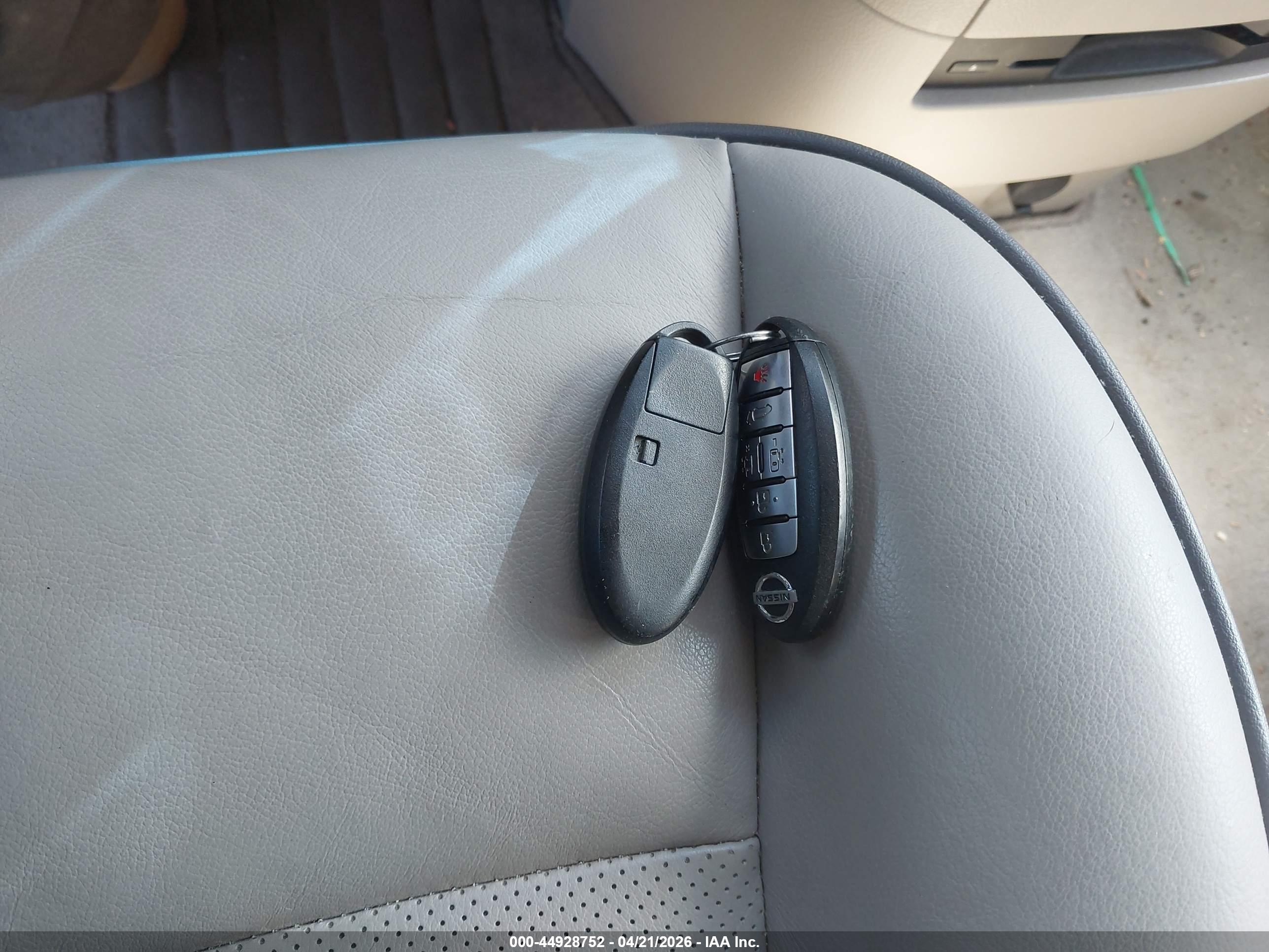 NISSAN QUEST image 11