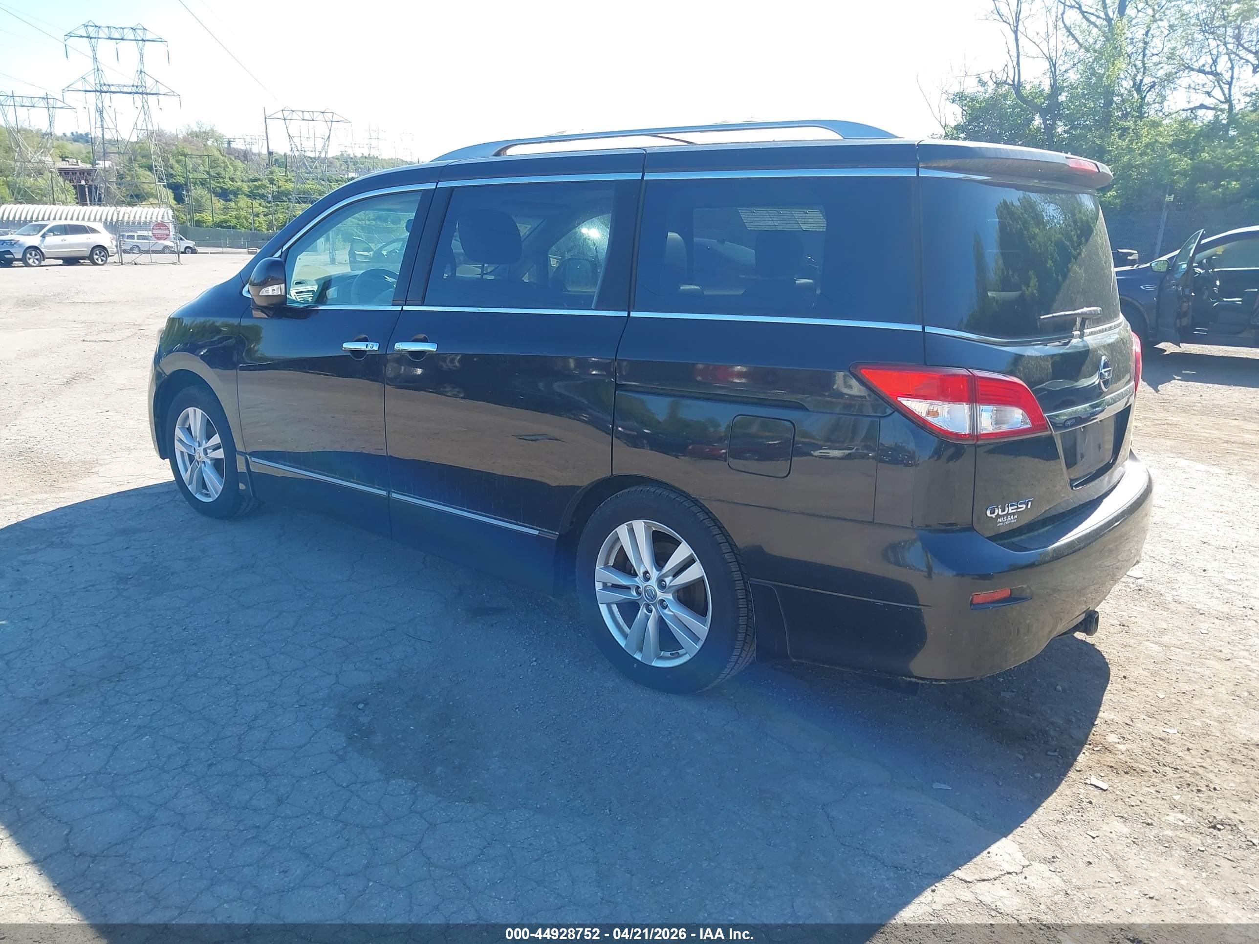 NISSAN QUEST image 3