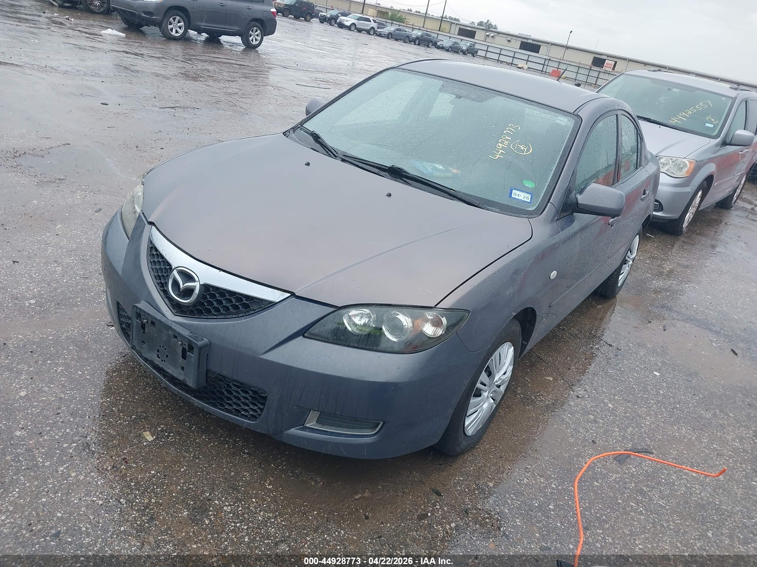MAZDA MAZDA3 image 2