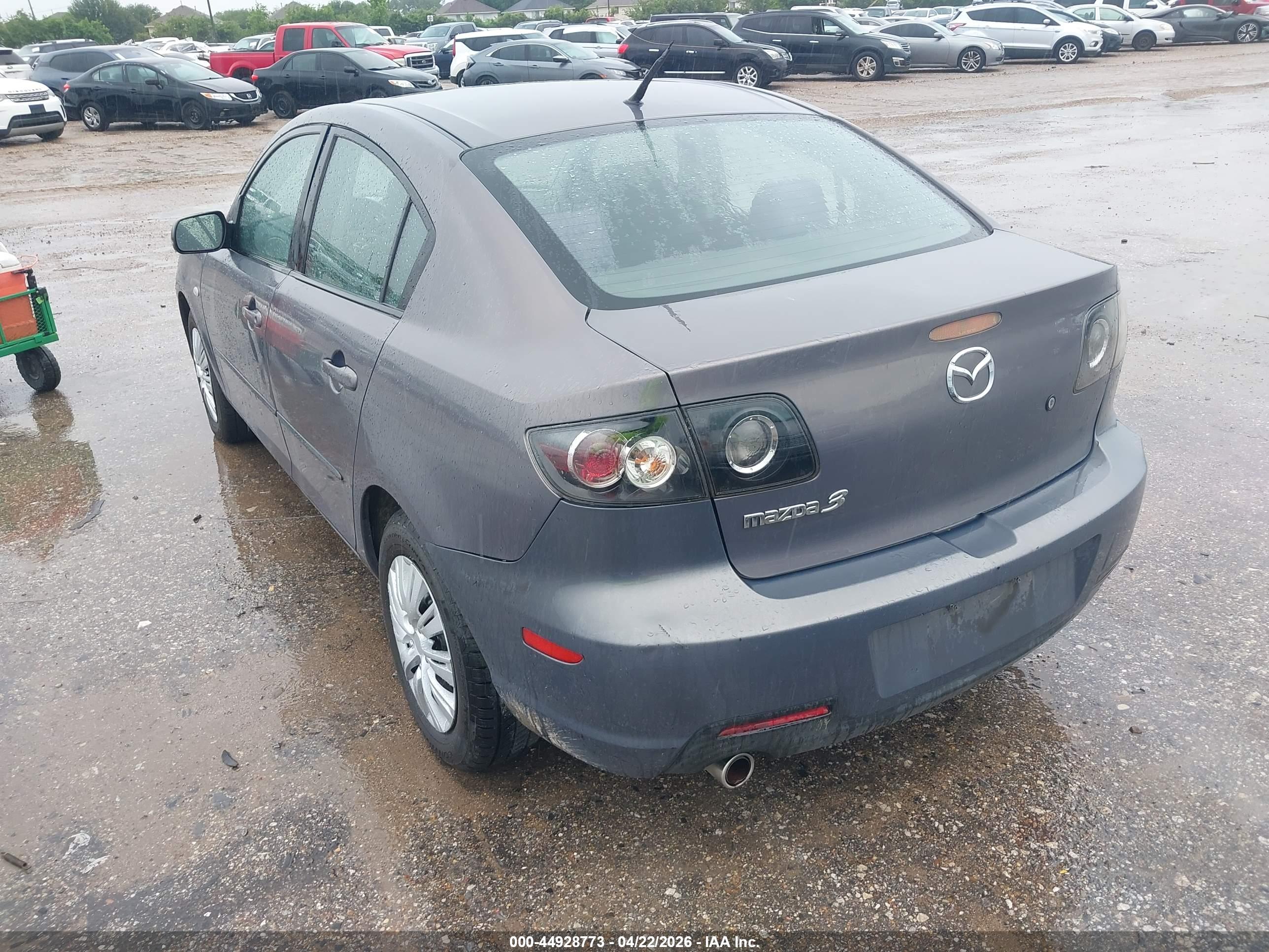 MAZDA MAZDA3 image 3
