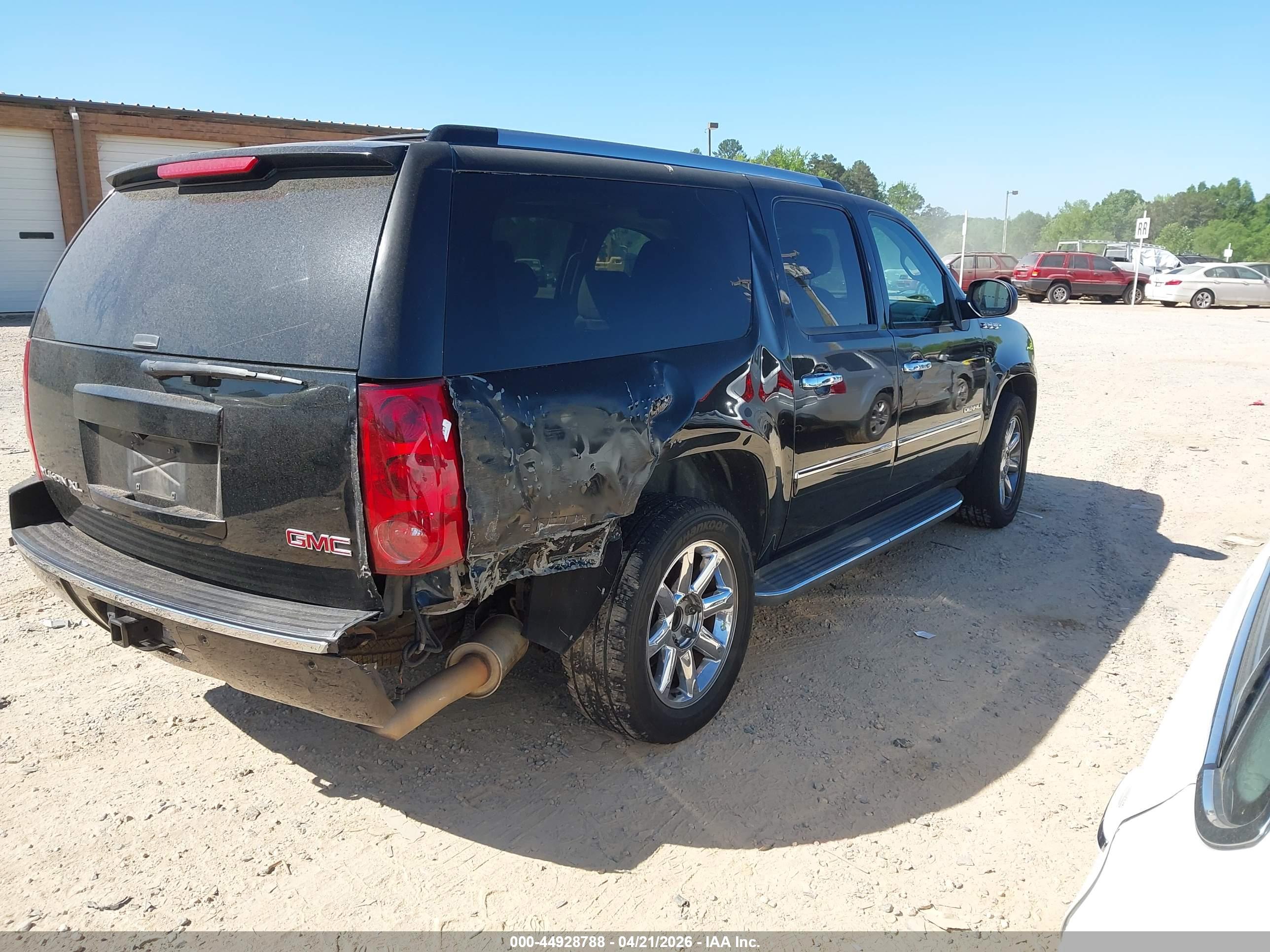 GMC YUKON image 4