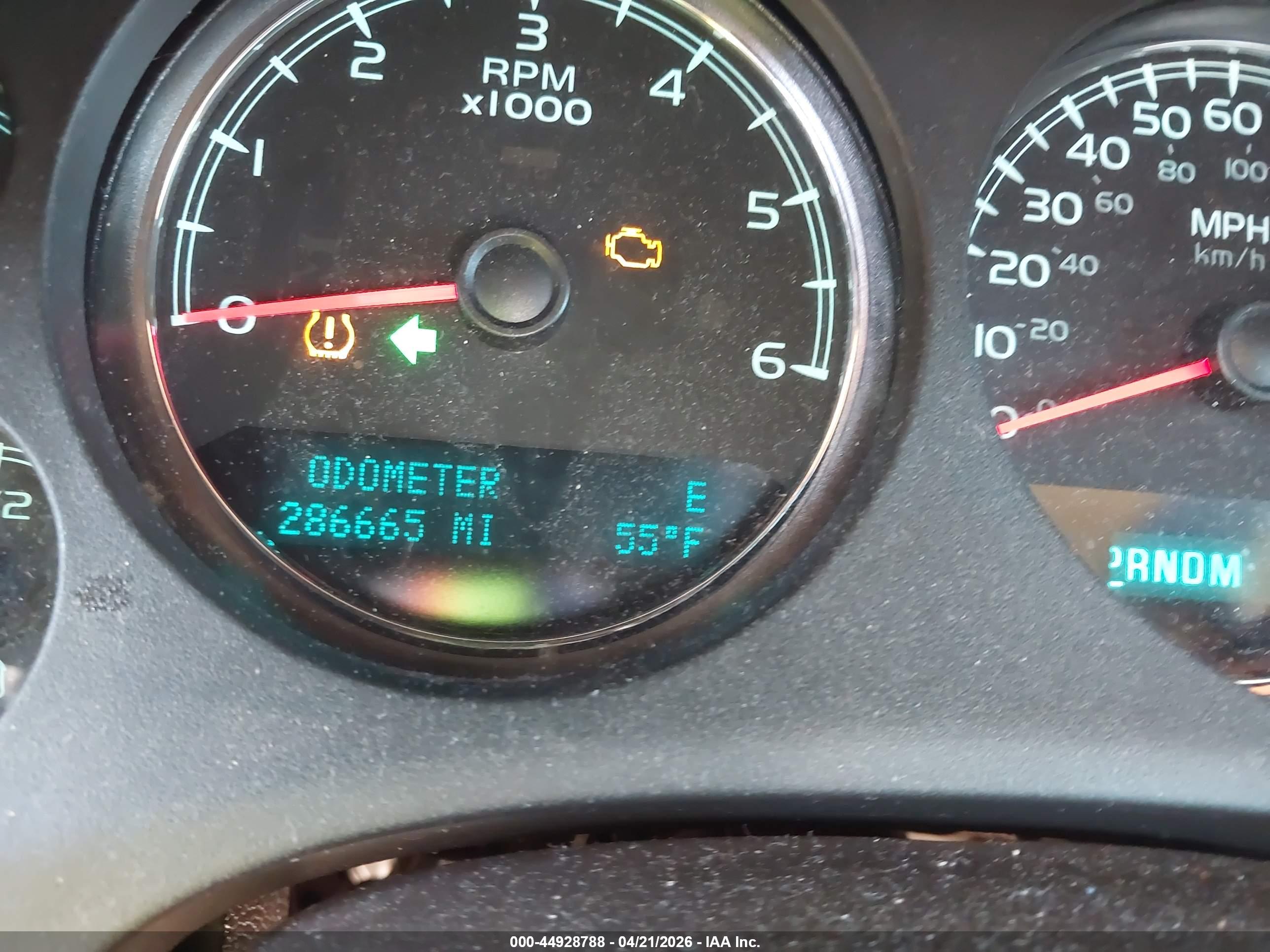 GMC YUKON image 7