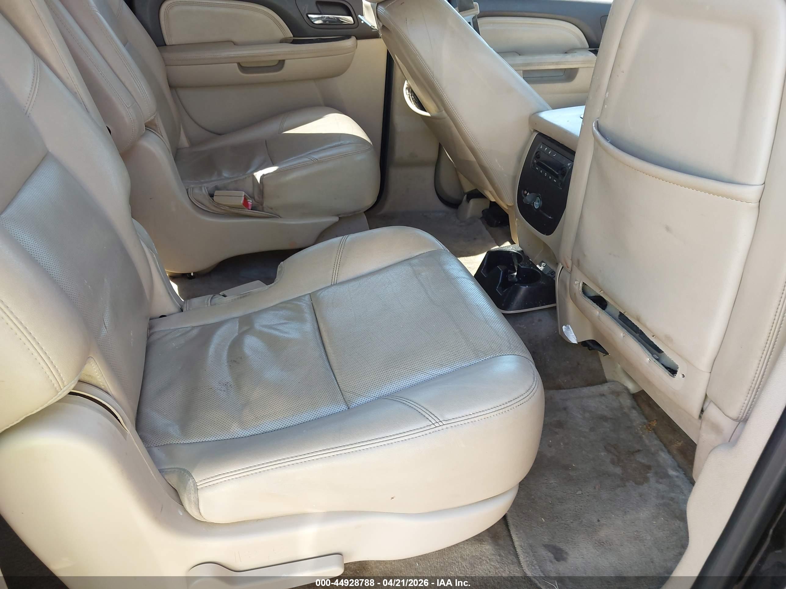 GMC YUKON image 8