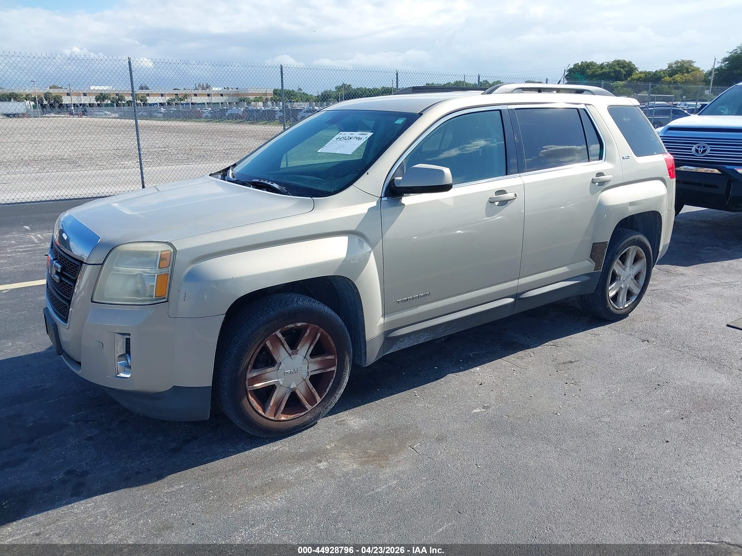 GMC TERRAIN image 2