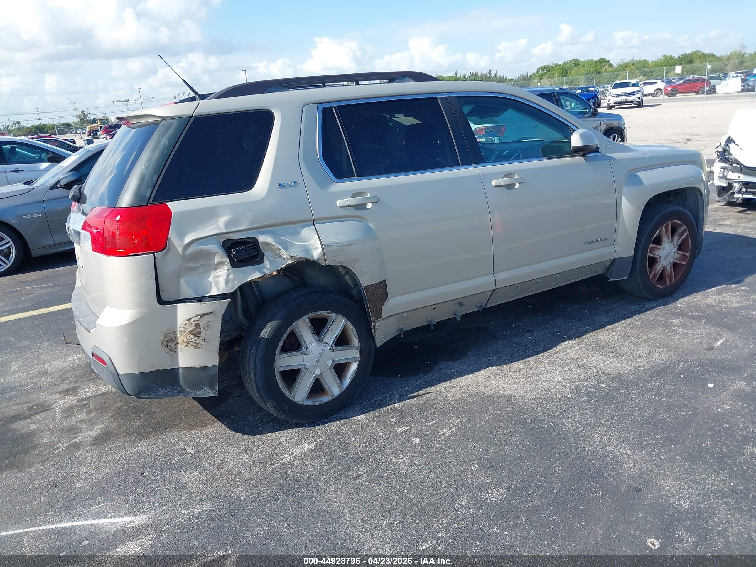GMC TERRAIN image 4