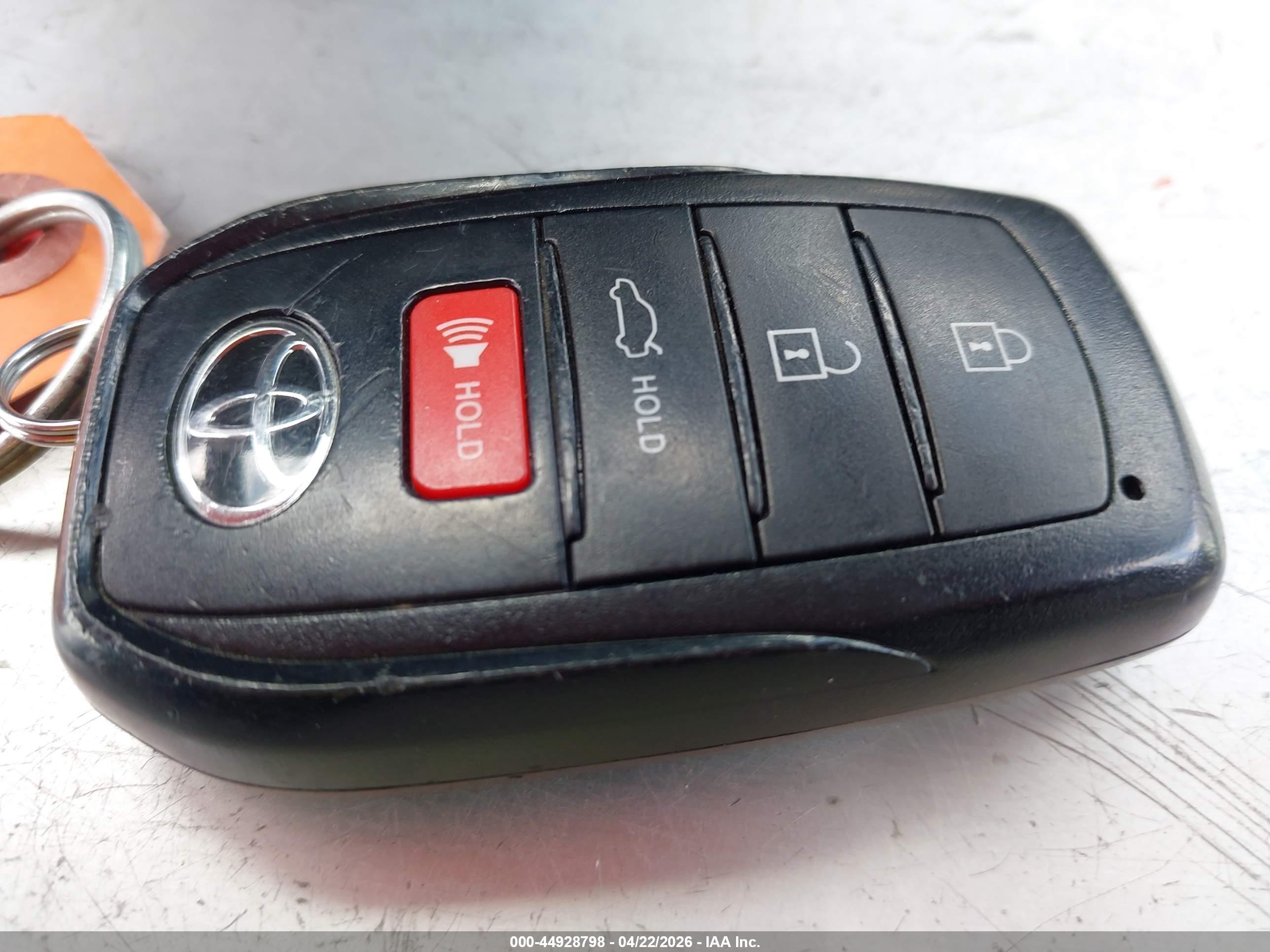 TOYOTA CAMRY image 11