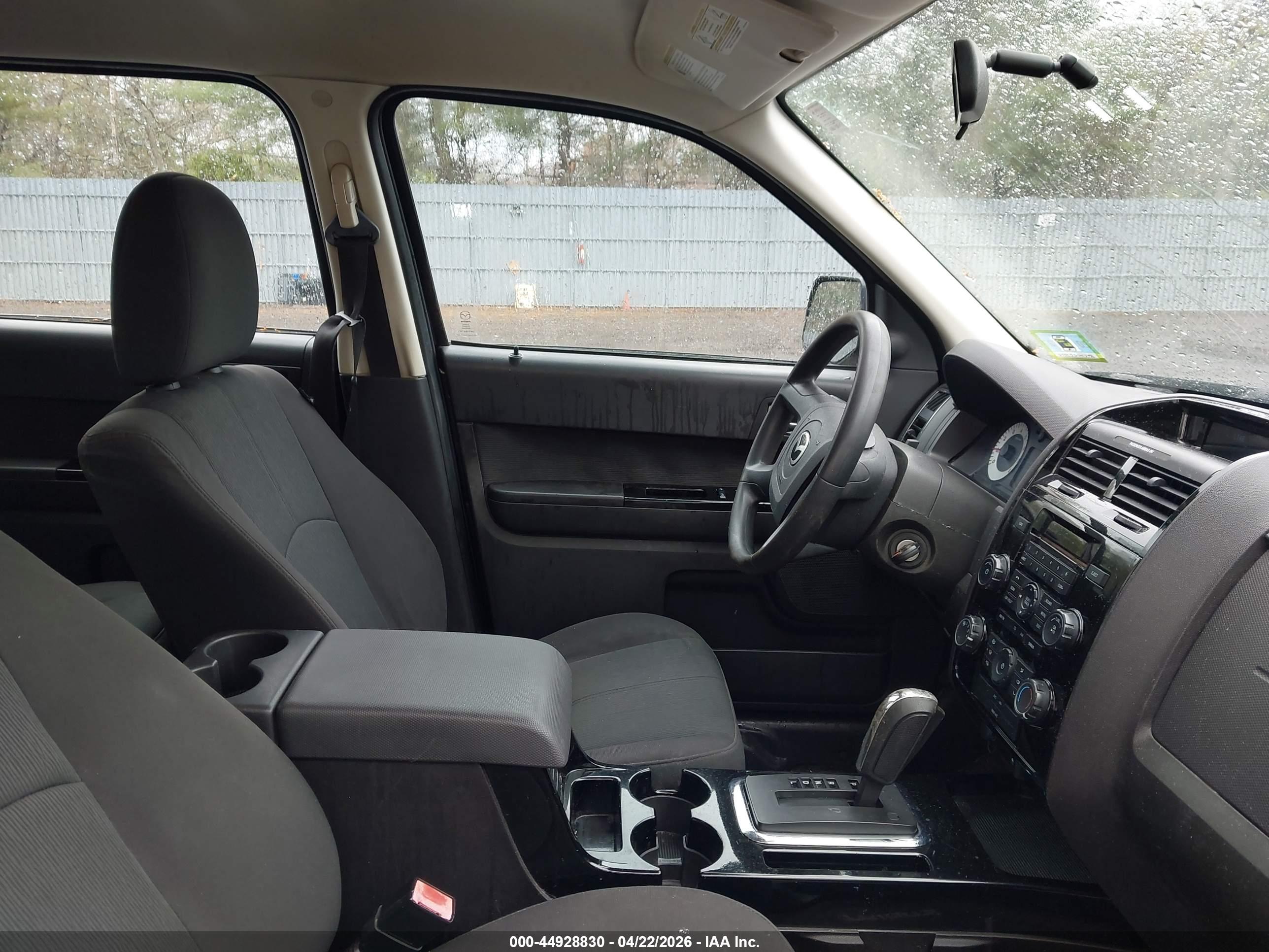 MAZDA TRIBUTE image 5