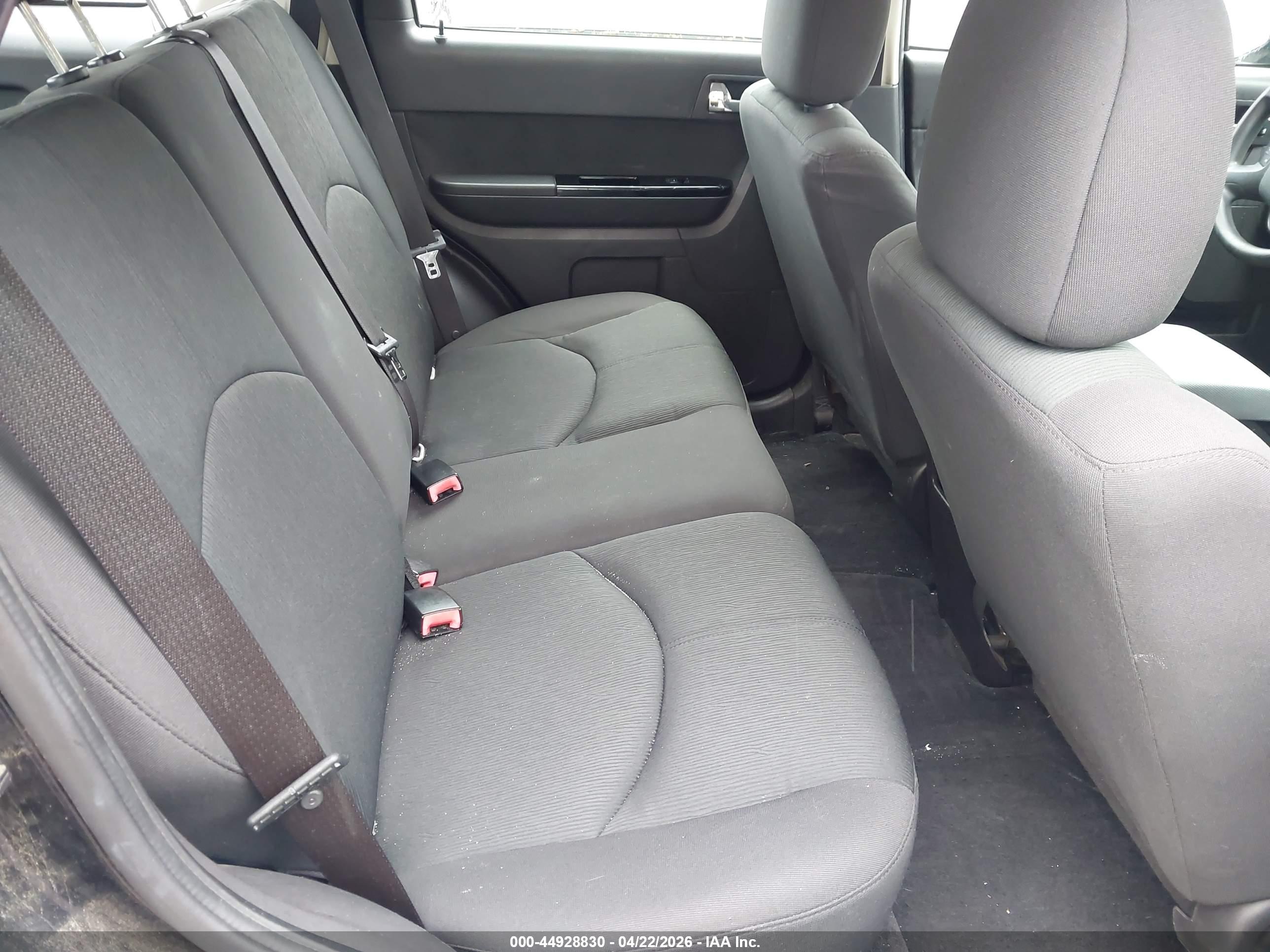 MAZDA TRIBUTE image 8
