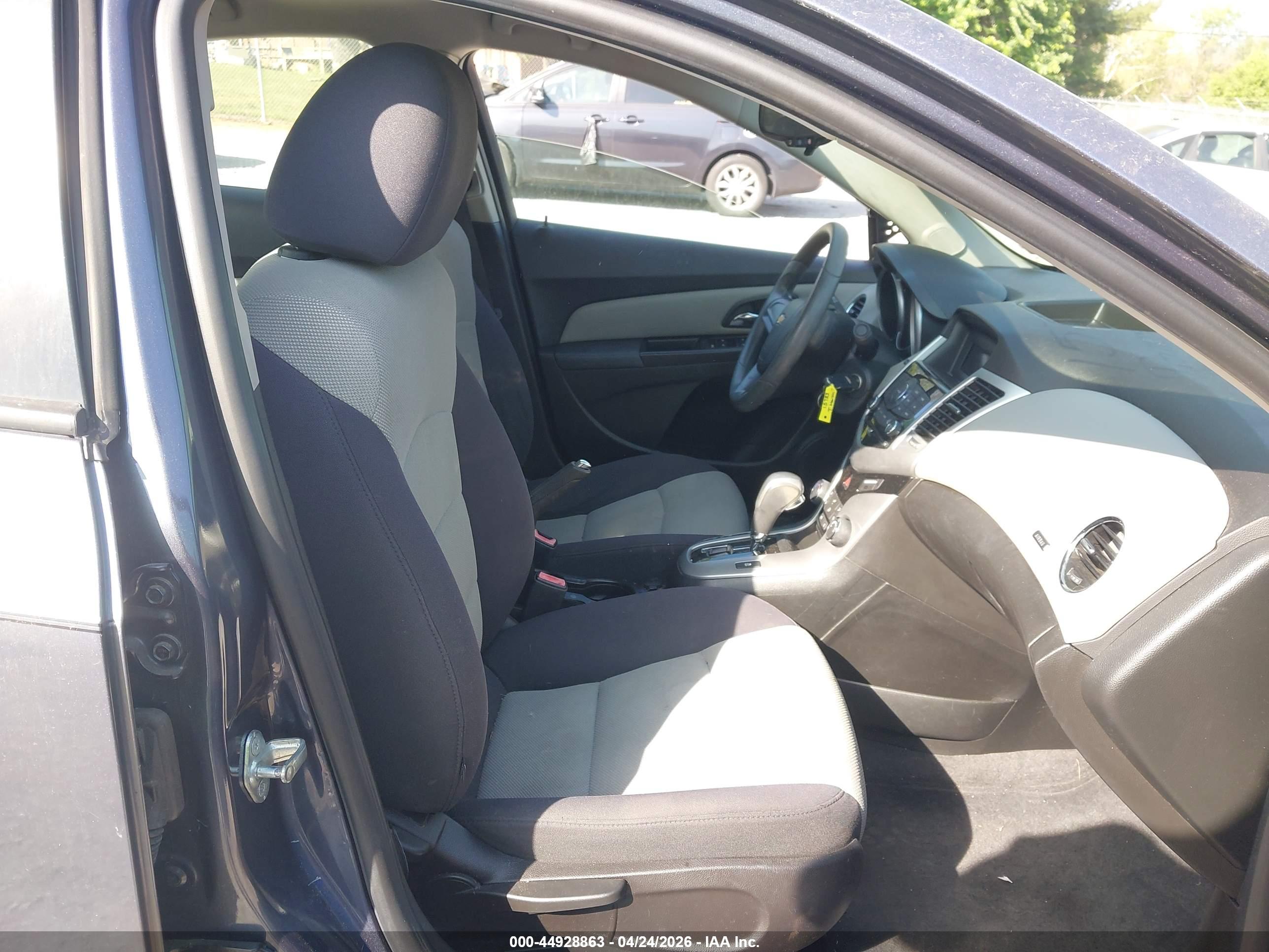CHEVROLET CRUZE image 5
