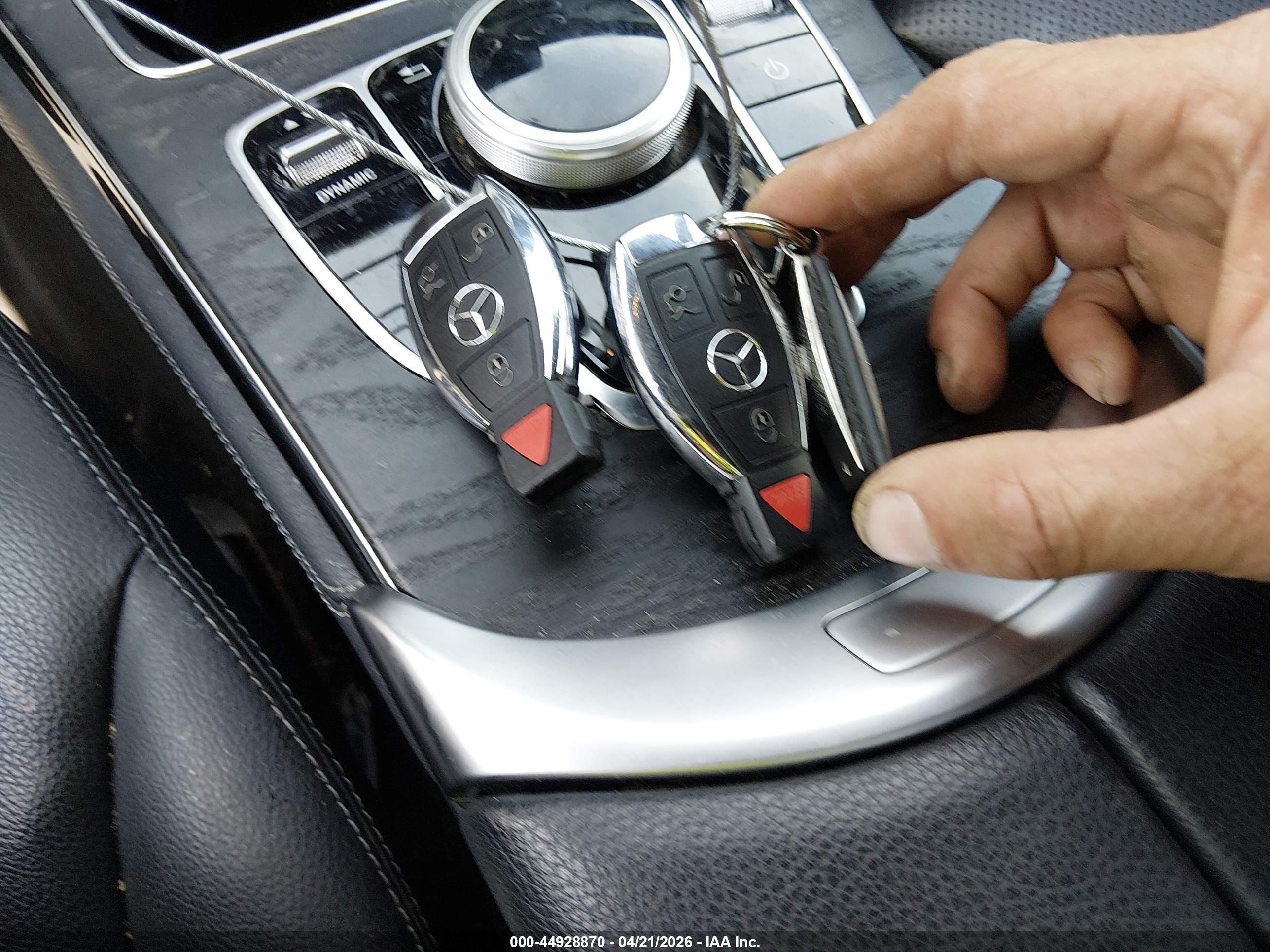 MERCEDES-BENZ GLC image 11