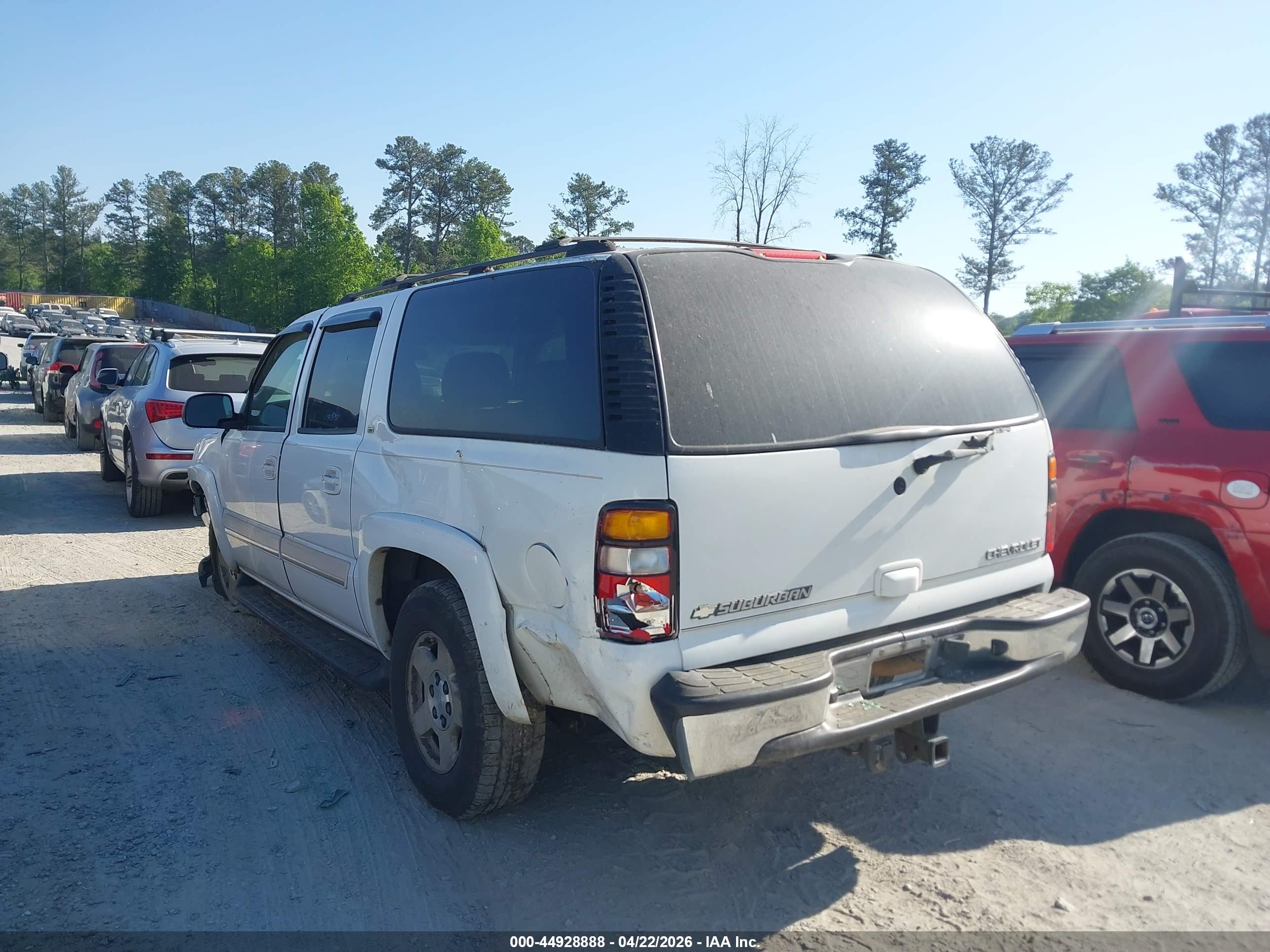 CHEVROLET SUBURBAN image 3