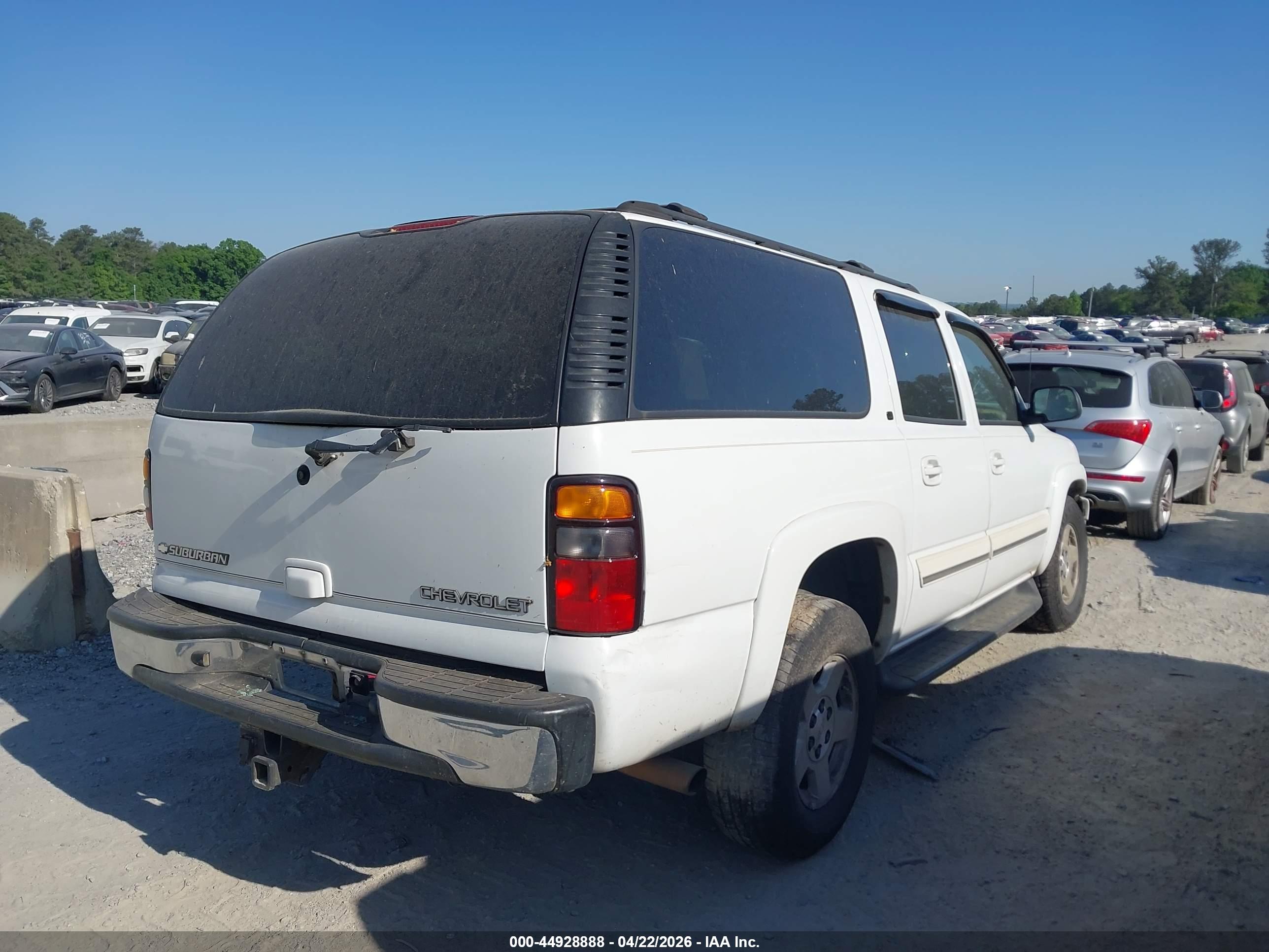 CHEVROLET SUBURBAN image 4