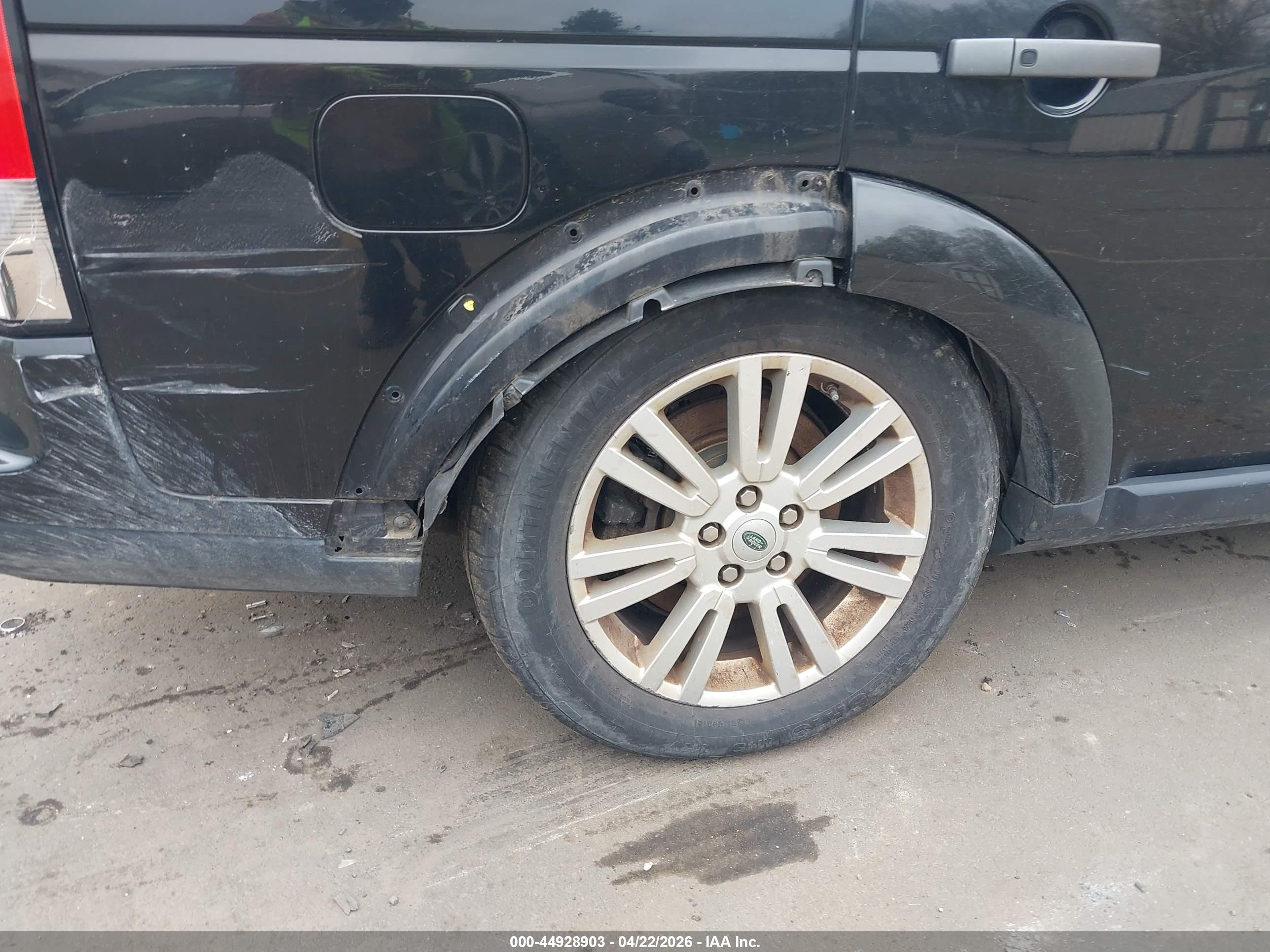 LAND ROVER image 6